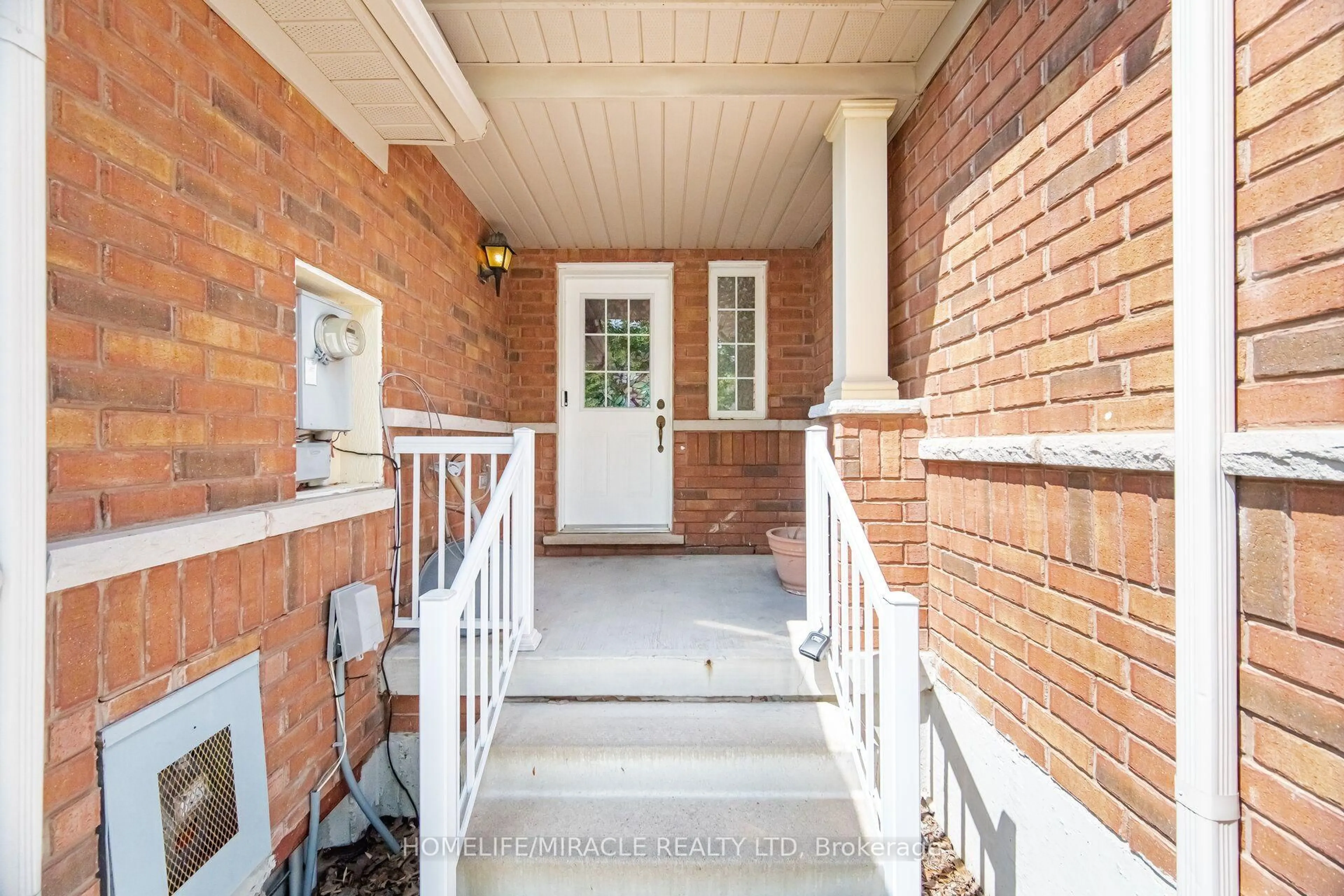Unknown for 6 Barkdale Way, Whitby Ontario L1N 0E9