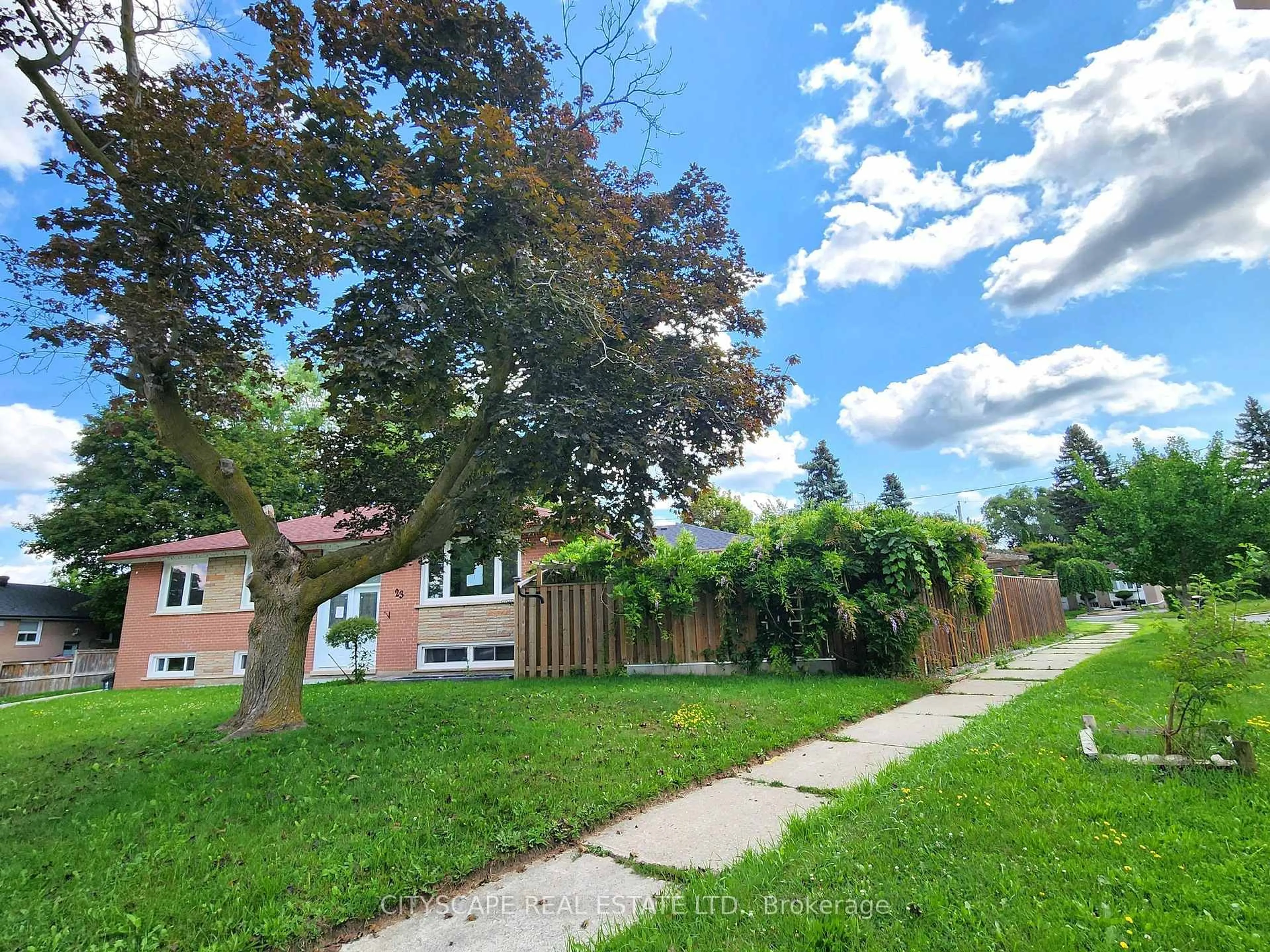 A pic from outside/outdoor area/front of a property/back of a property/a pic from drone, street for 23 MANORWOOD Rd, Toronto Ontario M1P 4G8