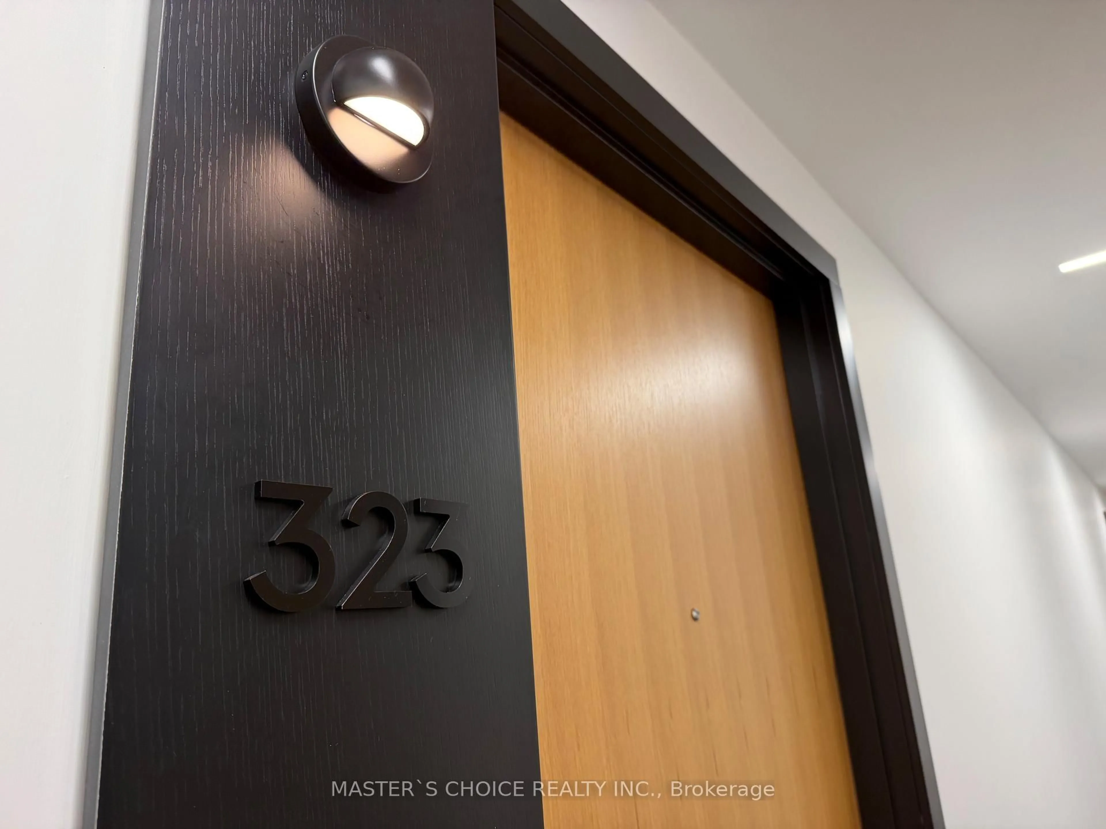 Indoor foyer for 150 logan Ave #323, Toronto Ontario M4M 0E4