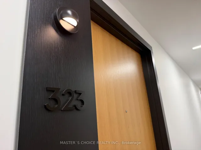 150 logan Ave #323, Toronto 3