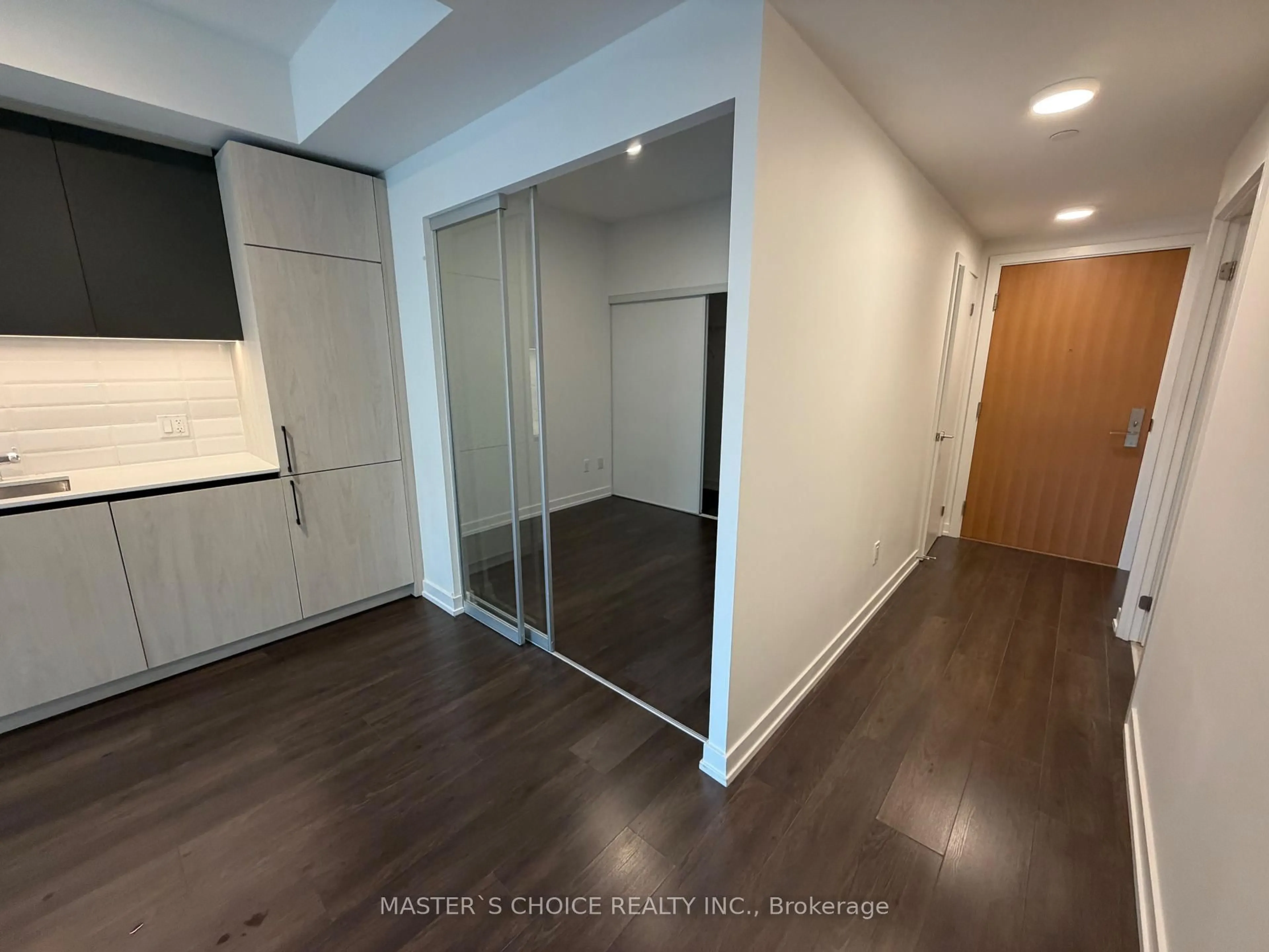 A pic of a room for 150 logan Ave #323, Toronto Ontario M4M 0E4