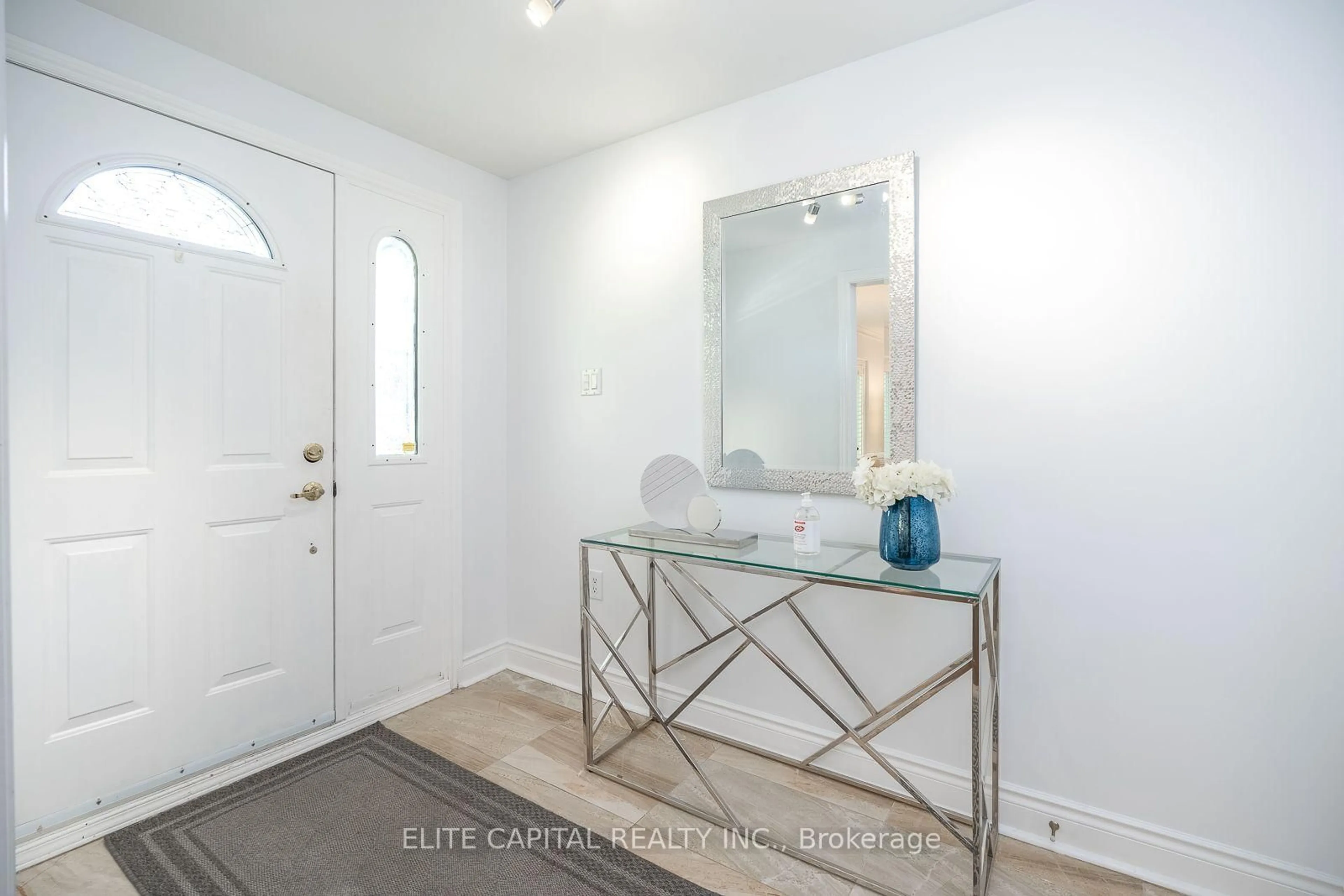Indoor entryway for 27 Staley Terr, Toronto Ontario M1W 2E6