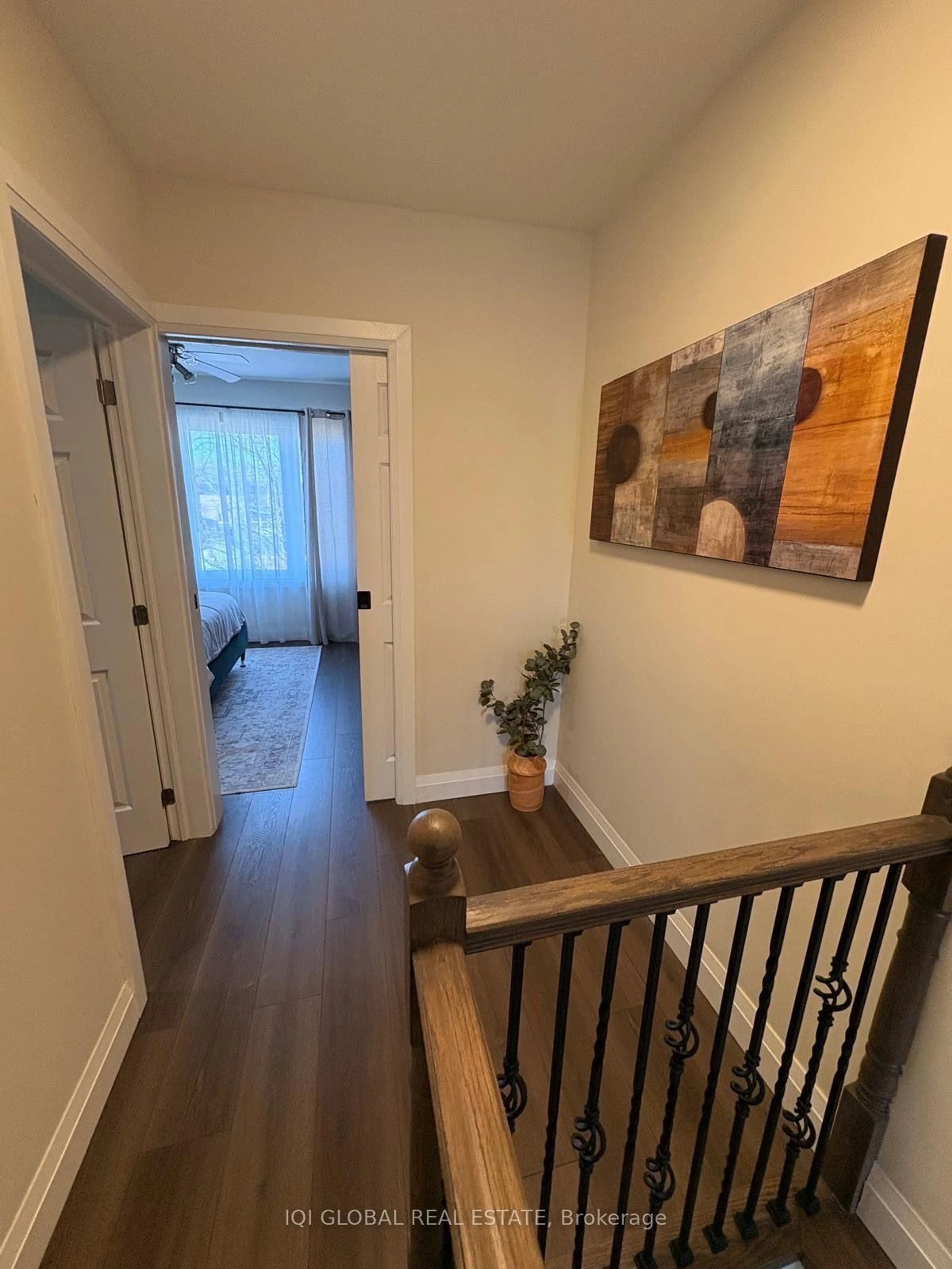 Indoor entryway for 115 Coleman Ave, Toronto Ontario M4C 1P9