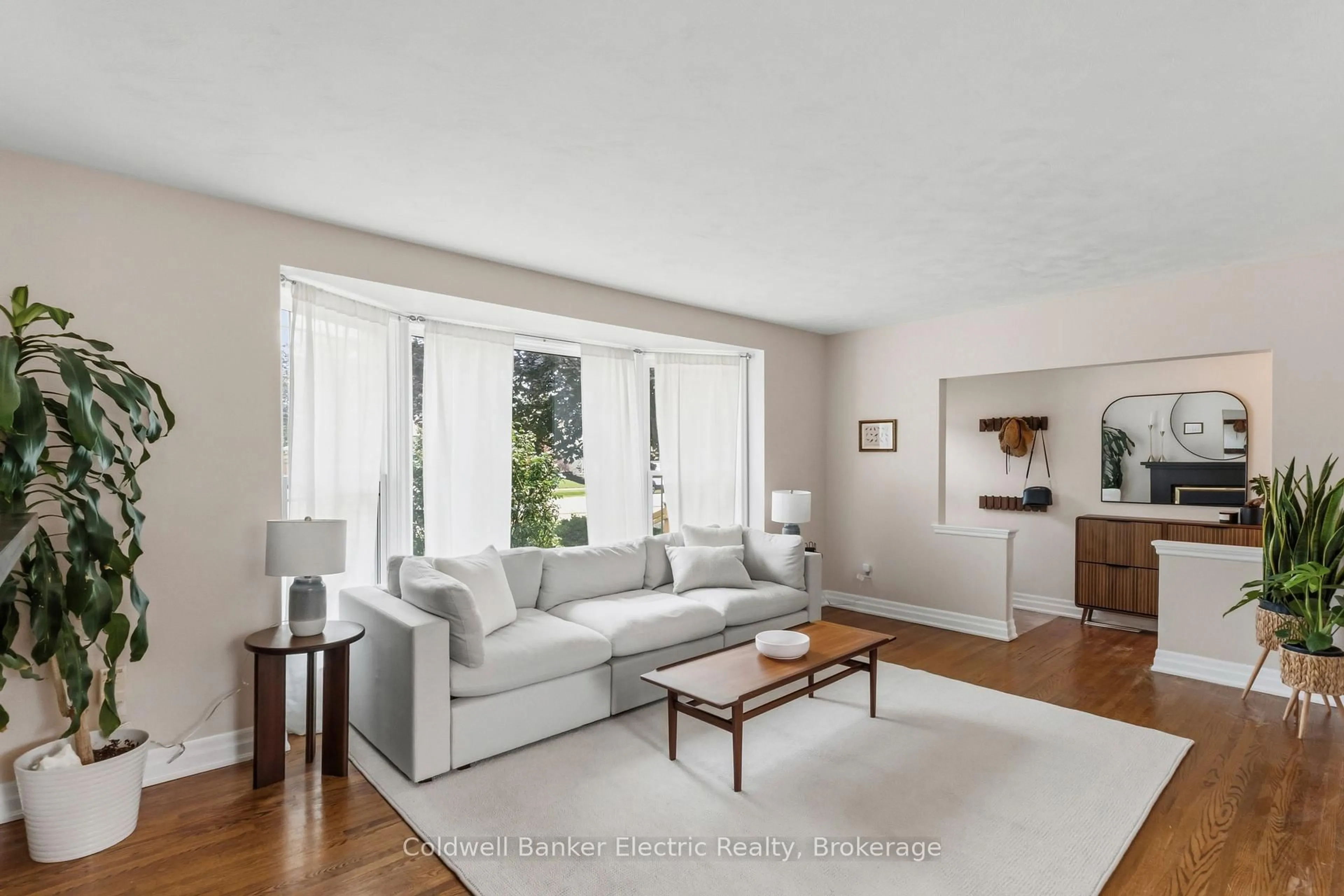 Living room with furniture, unknown for 326 Cochrane St, Whitby Ontario L1N 5J3