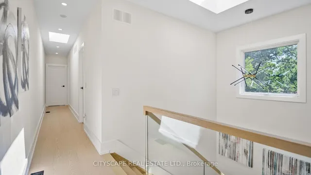 39 Kenworthy Ave, Toronto 4