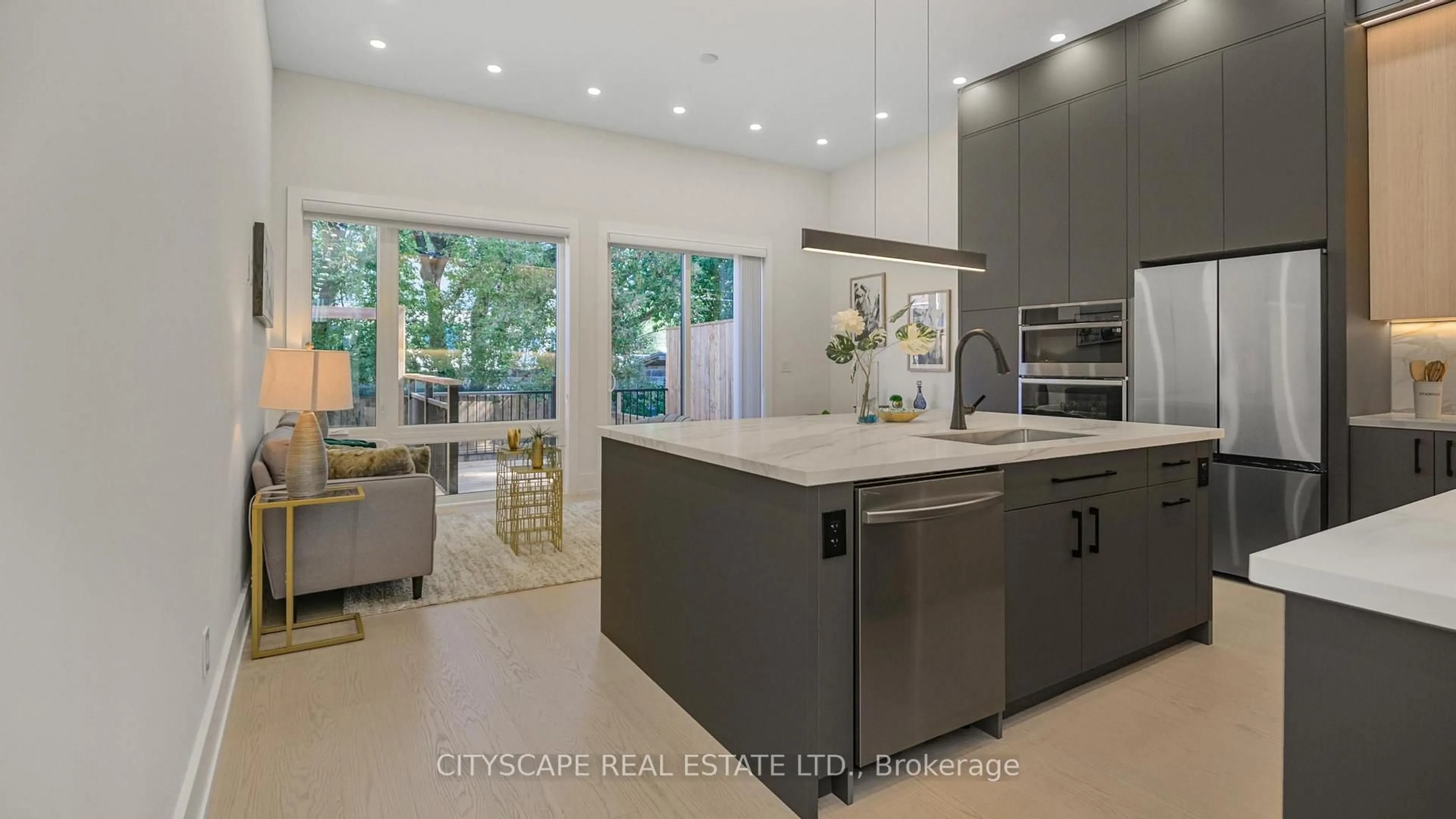 Open concept kitchen, ceramic/tile floor for 39 Kenworthy Ave, Toronto Ontario M1L 3B1