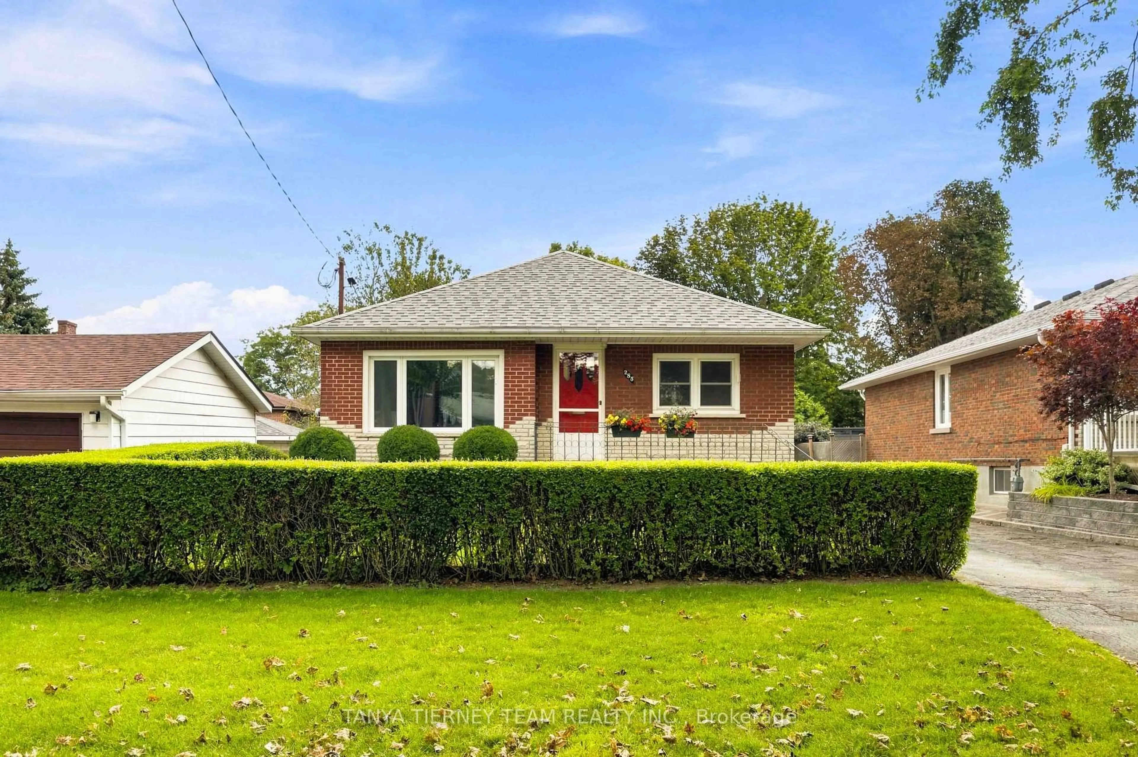 Home with brick exterior material, street for 285 Muriel Ave, Oshawa Ontario L1J 2W8