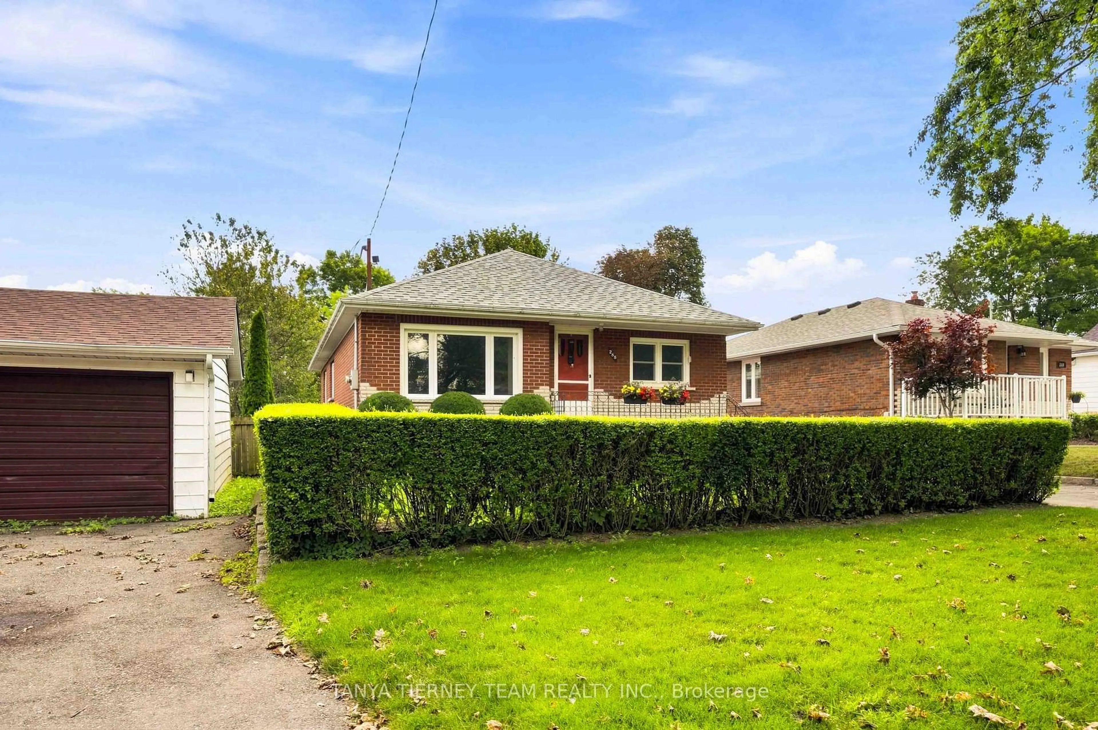 Home with brick exterior material, street for 285 Muriel Ave, Oshawa Ontario L1J 2W8