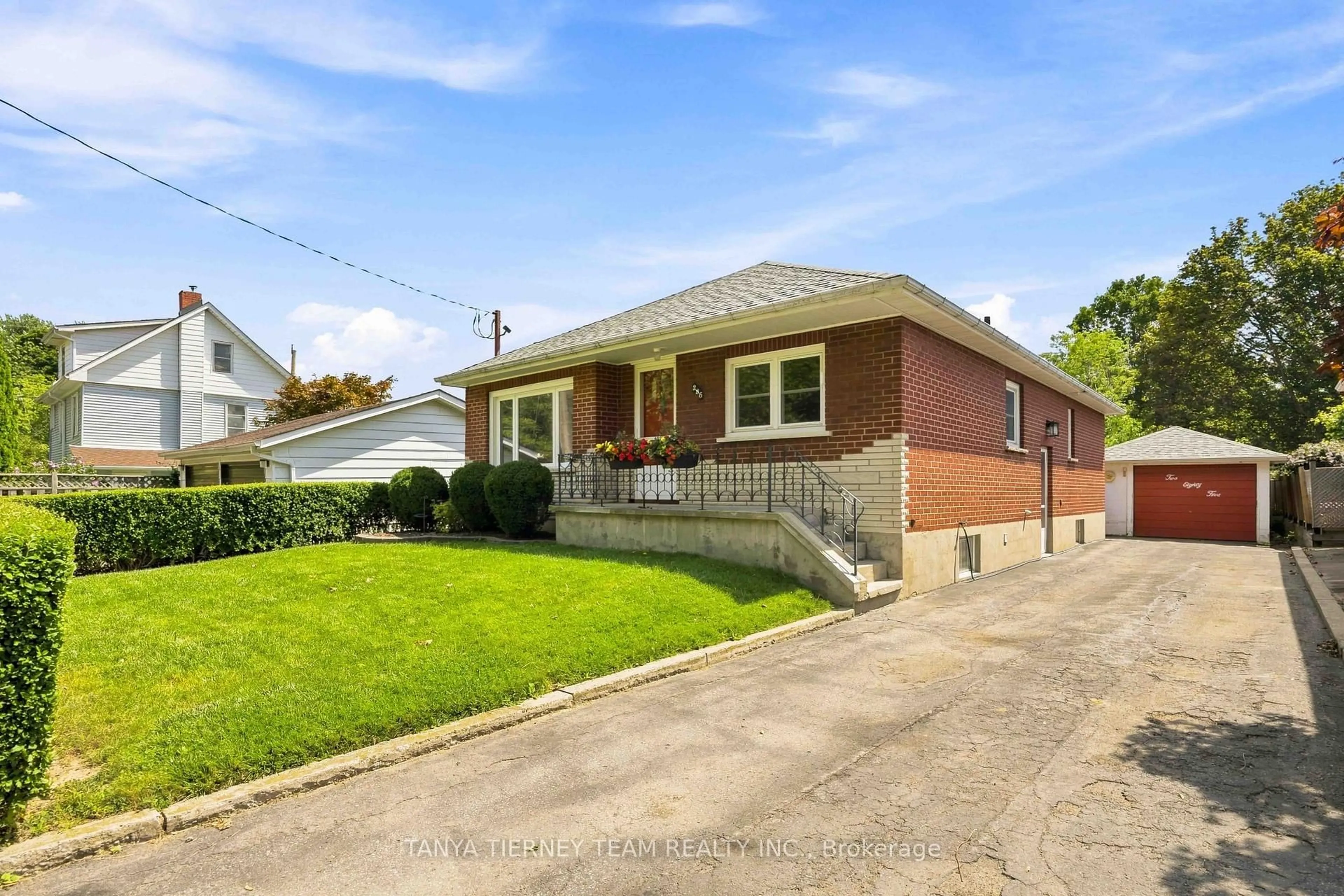 Home with brick exterior material, street for 285 Muriel Ave, Oshawa Ontario L1J 2W8