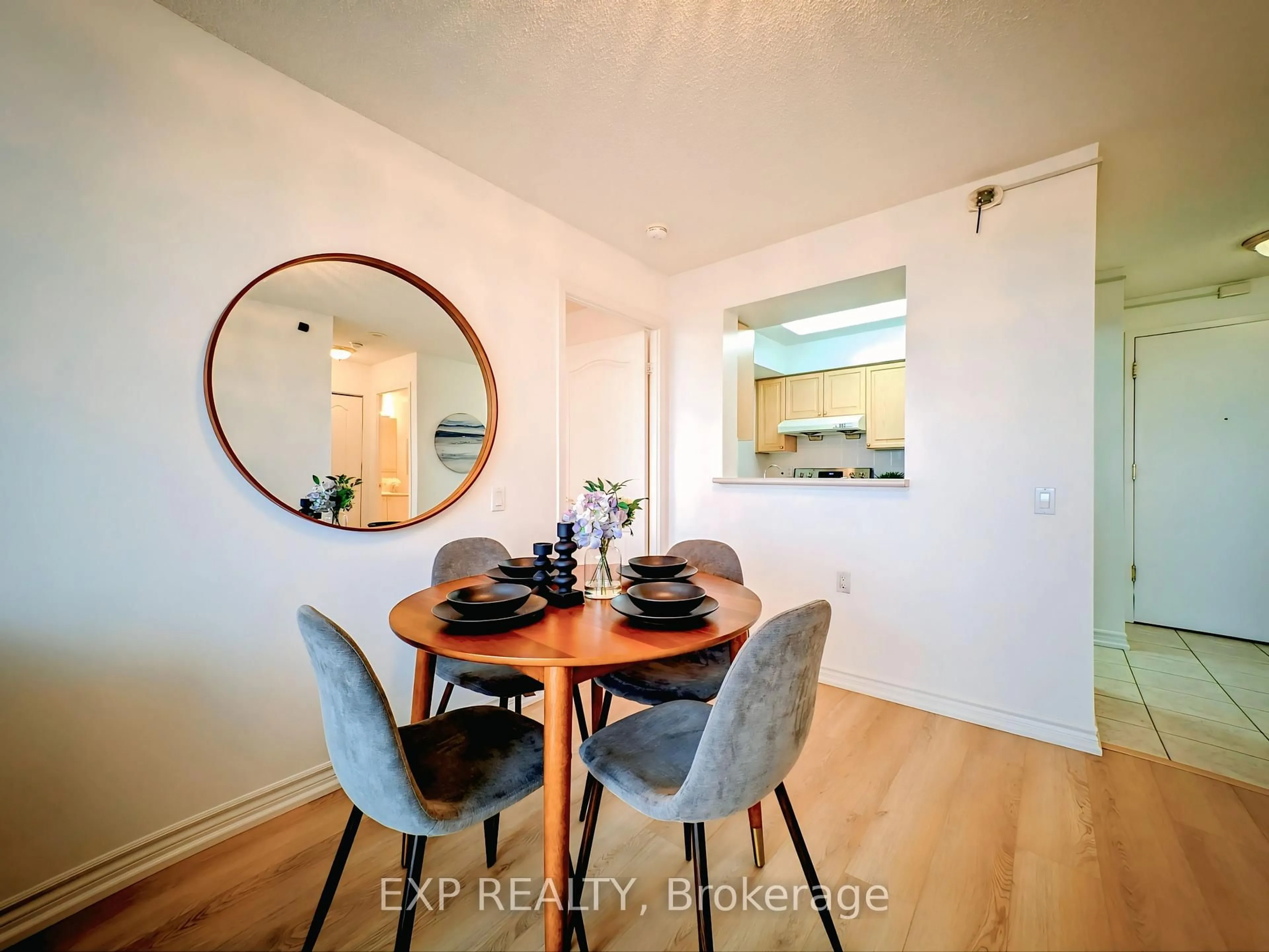 Dining room, wood/laminate floor for 3088 Kennedy Rd #712, Toronto Ontario M1V 5M4