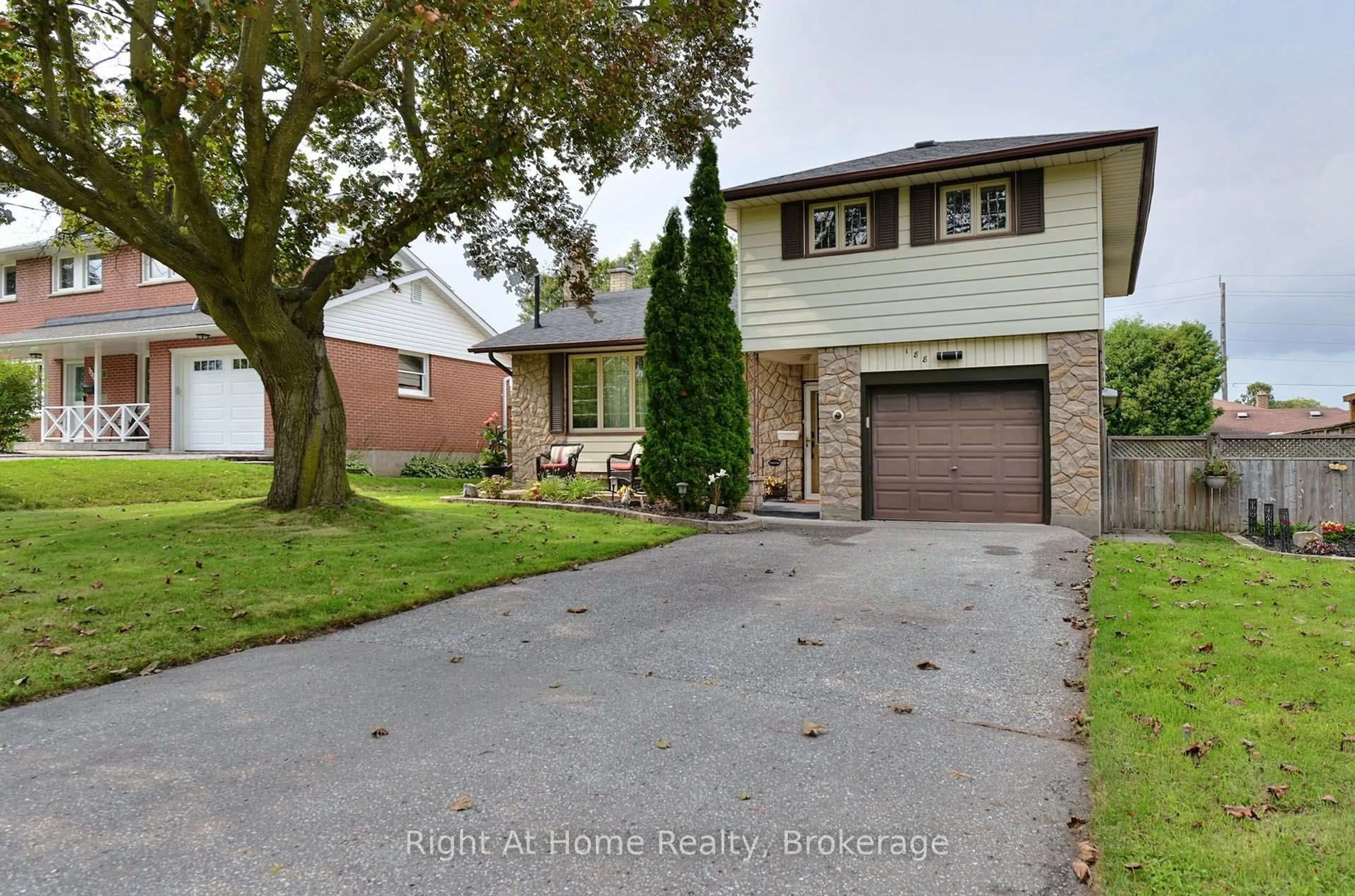 Home with brick exterior material, street for 188 Hillsdale Ave, Oshawa Ontario L1G 2P7