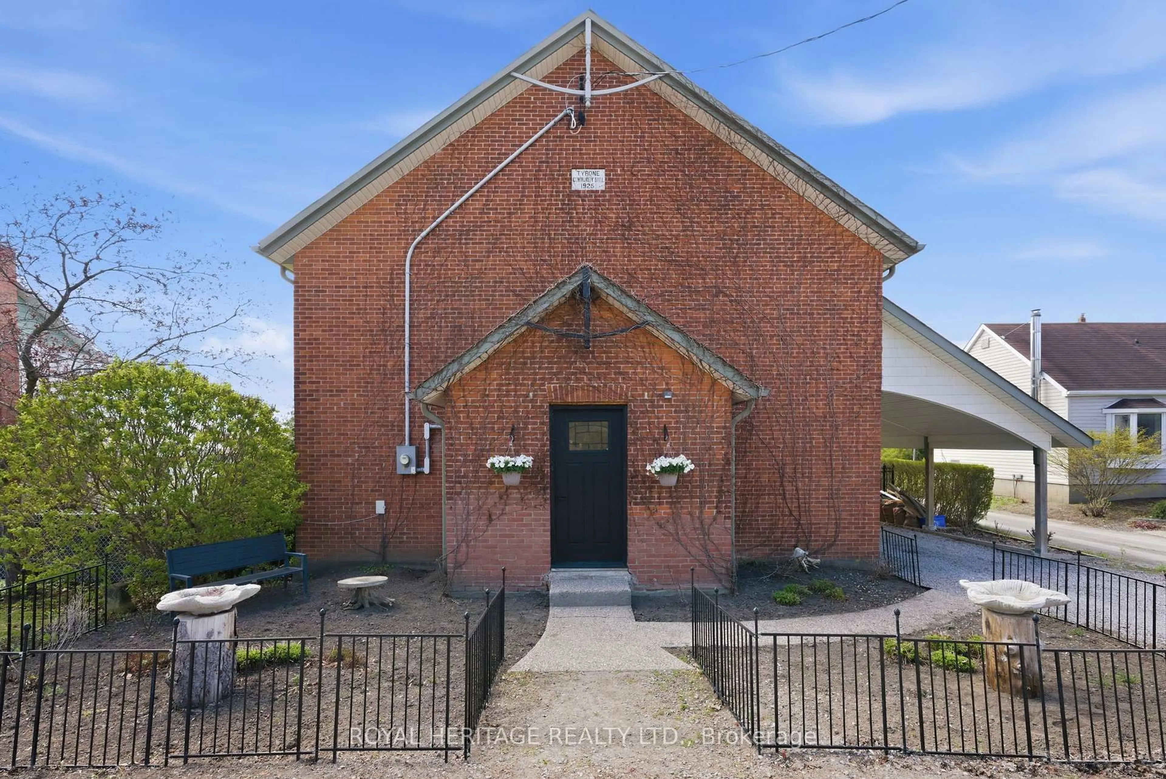 Home with brick exterior material, building for 2699 Concession Rd 7 Rd, Clarington Ontario L1C 5W9