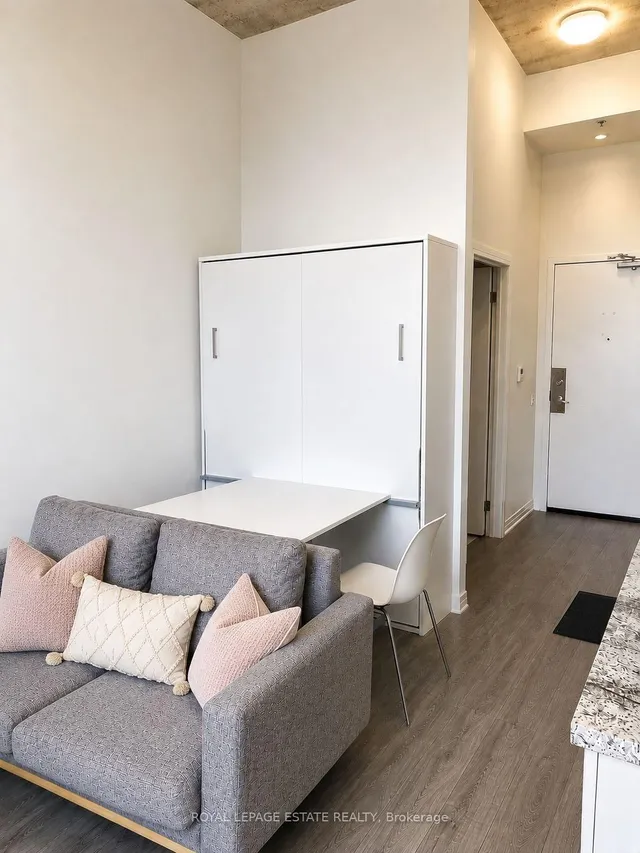 1900 Simcoe St #835, Oshawa 3