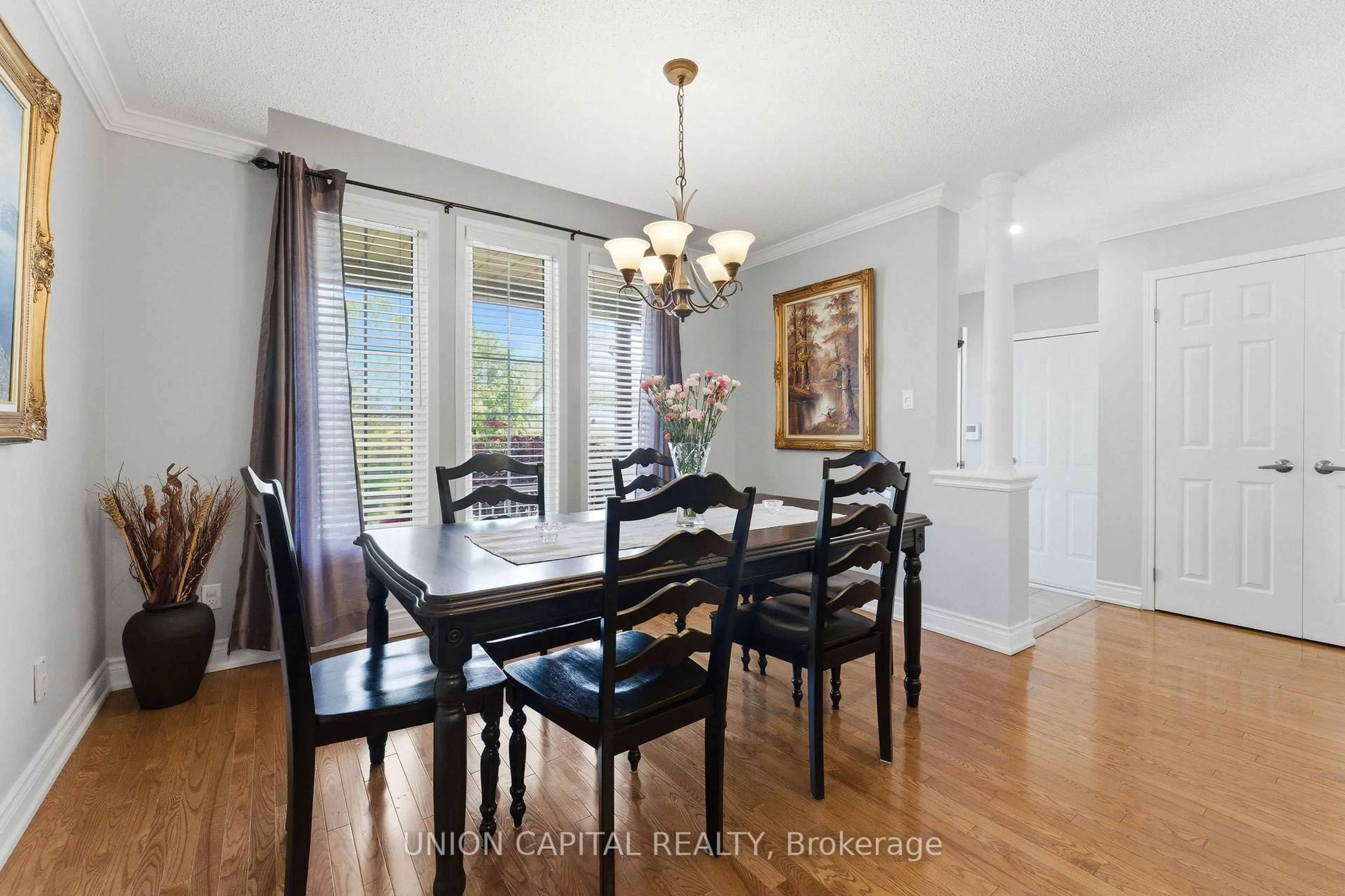 Dining room, wood/laminate floor for 1473 Greenvalley Tr, Oshawa Ontario L1K 2N5
