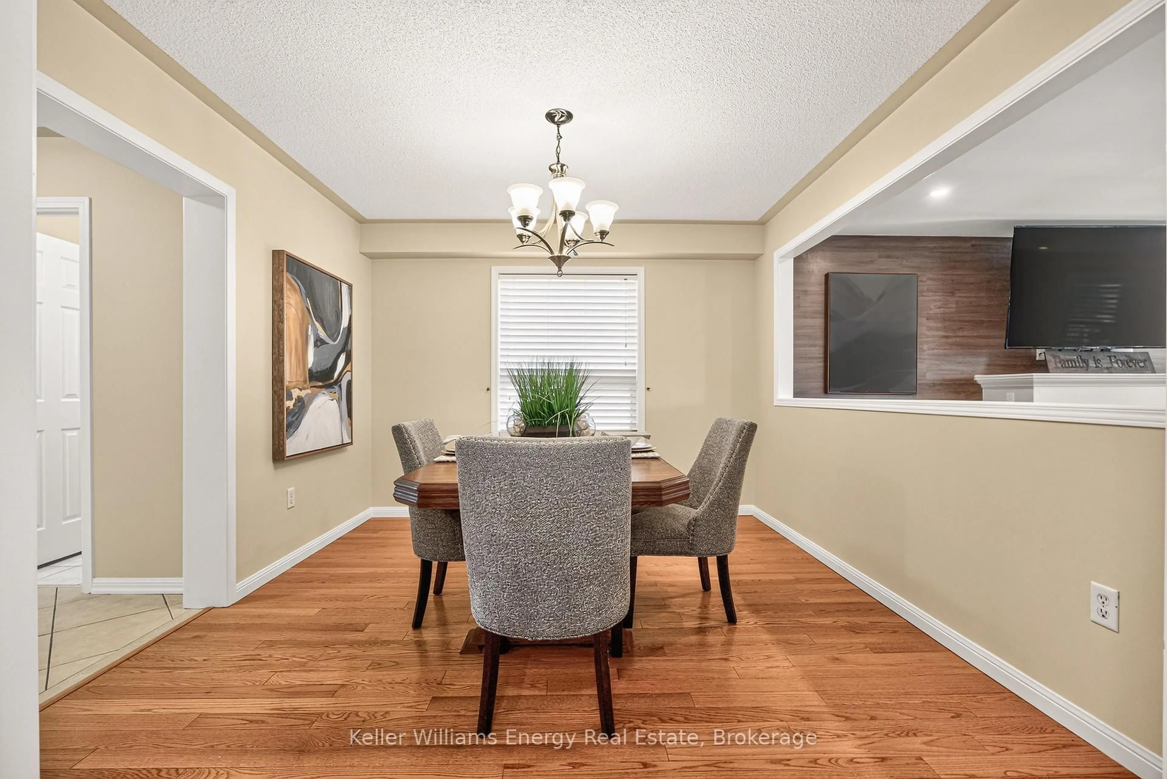 Dining room, unknown for 4 Holman Crt, Whitby Ontario L1P 1W9