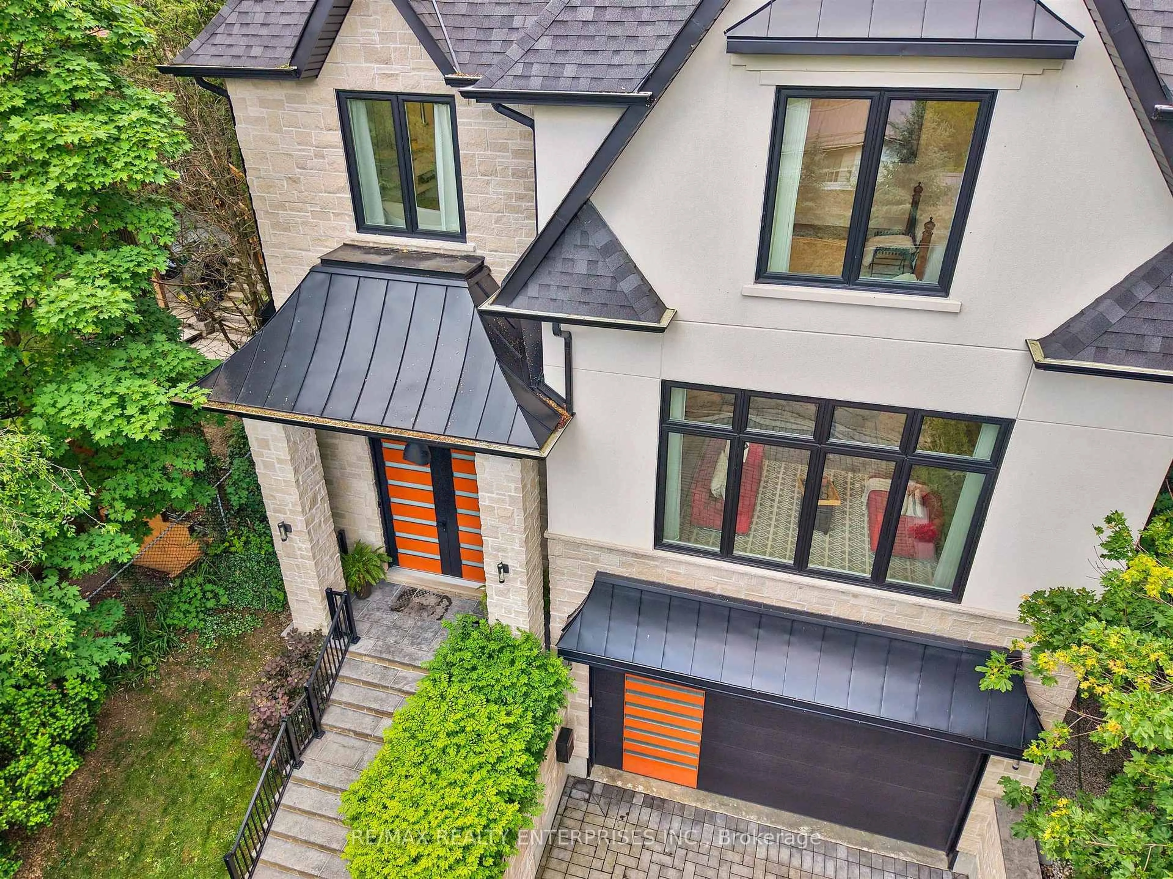 Home with brick exterior material, street for 700 Hillcrest Rd, Pickering Ontario L1W 2P1