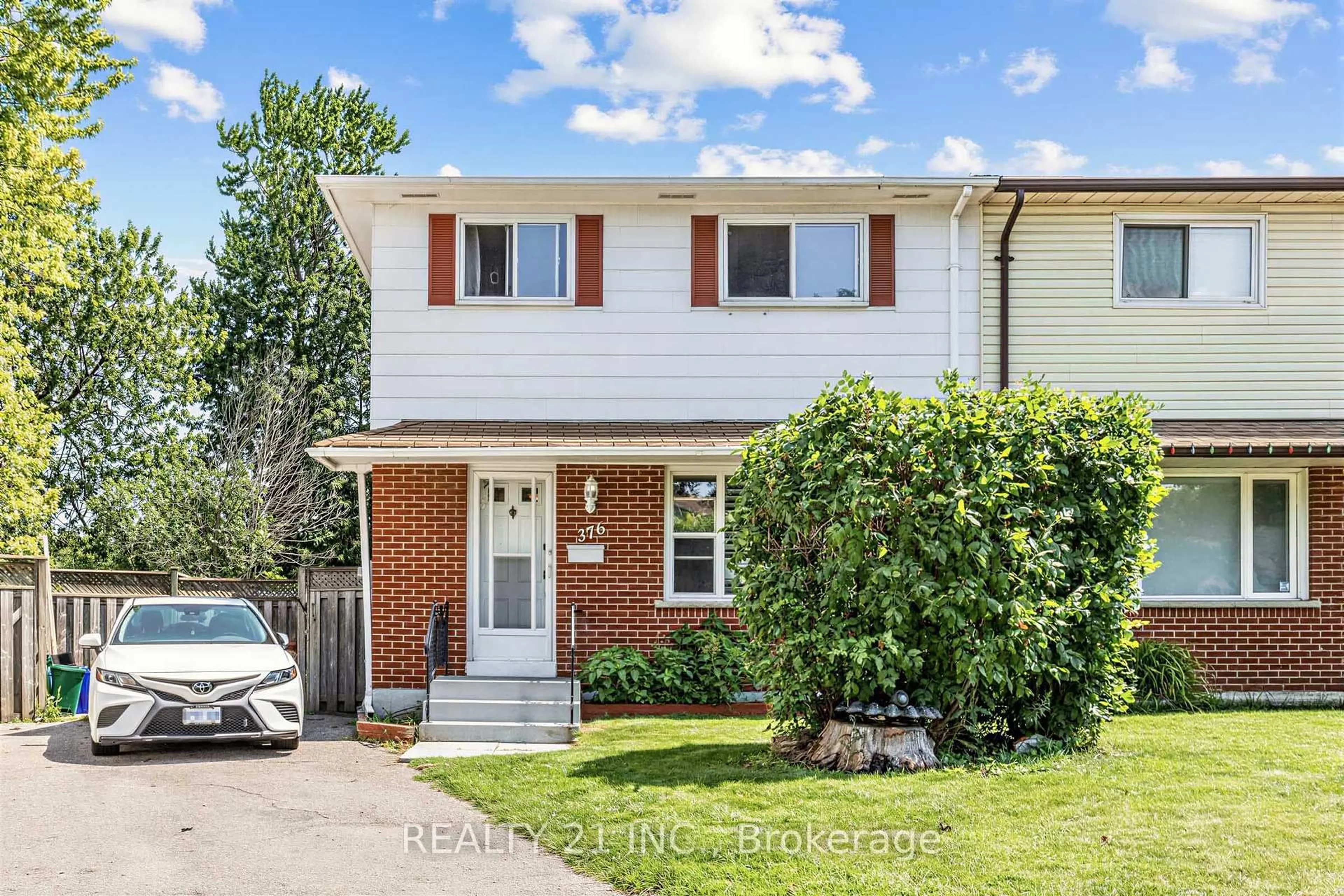 Home with brick exterior material, street for 376 Vancouver Cres, Oshawa Ontario L1J 5X9
