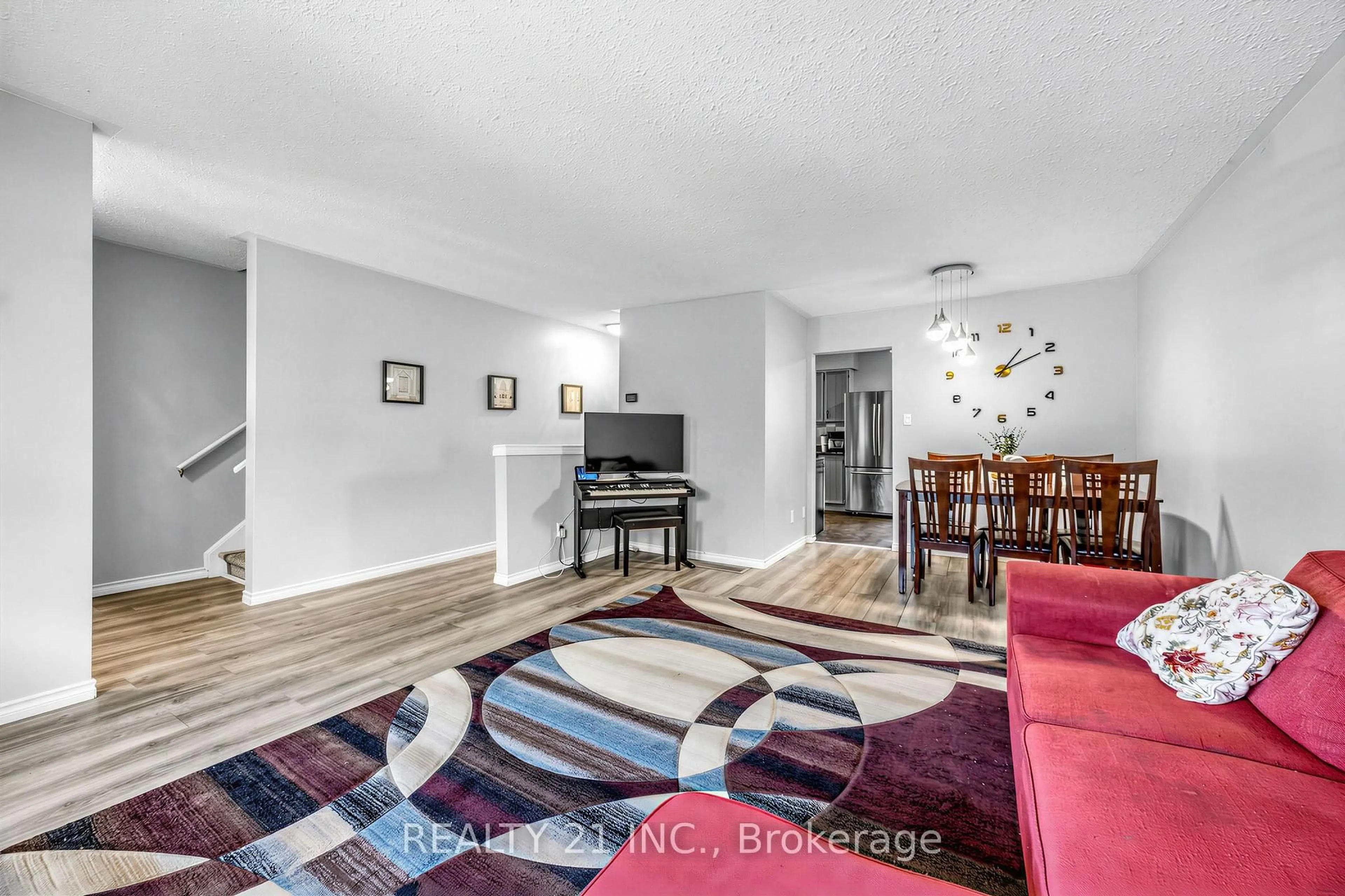 Living room with furniture, unknown for 376 Vancouver Cres, Oshawa Ontario L1J 5X9
