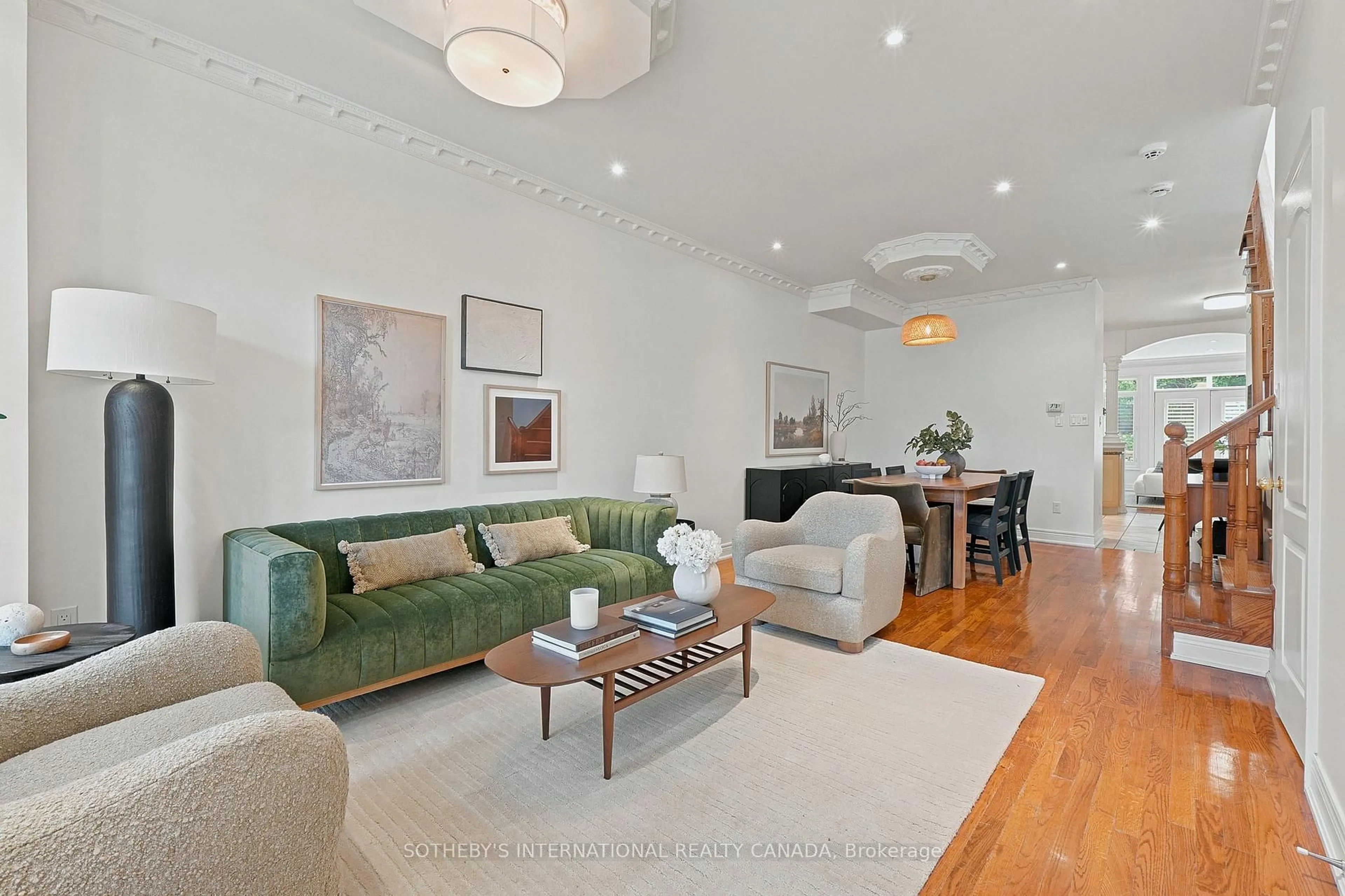 Living room with furniture, unknown for 93 Eaton Ave, Toronto Ontario M4J 2Z4