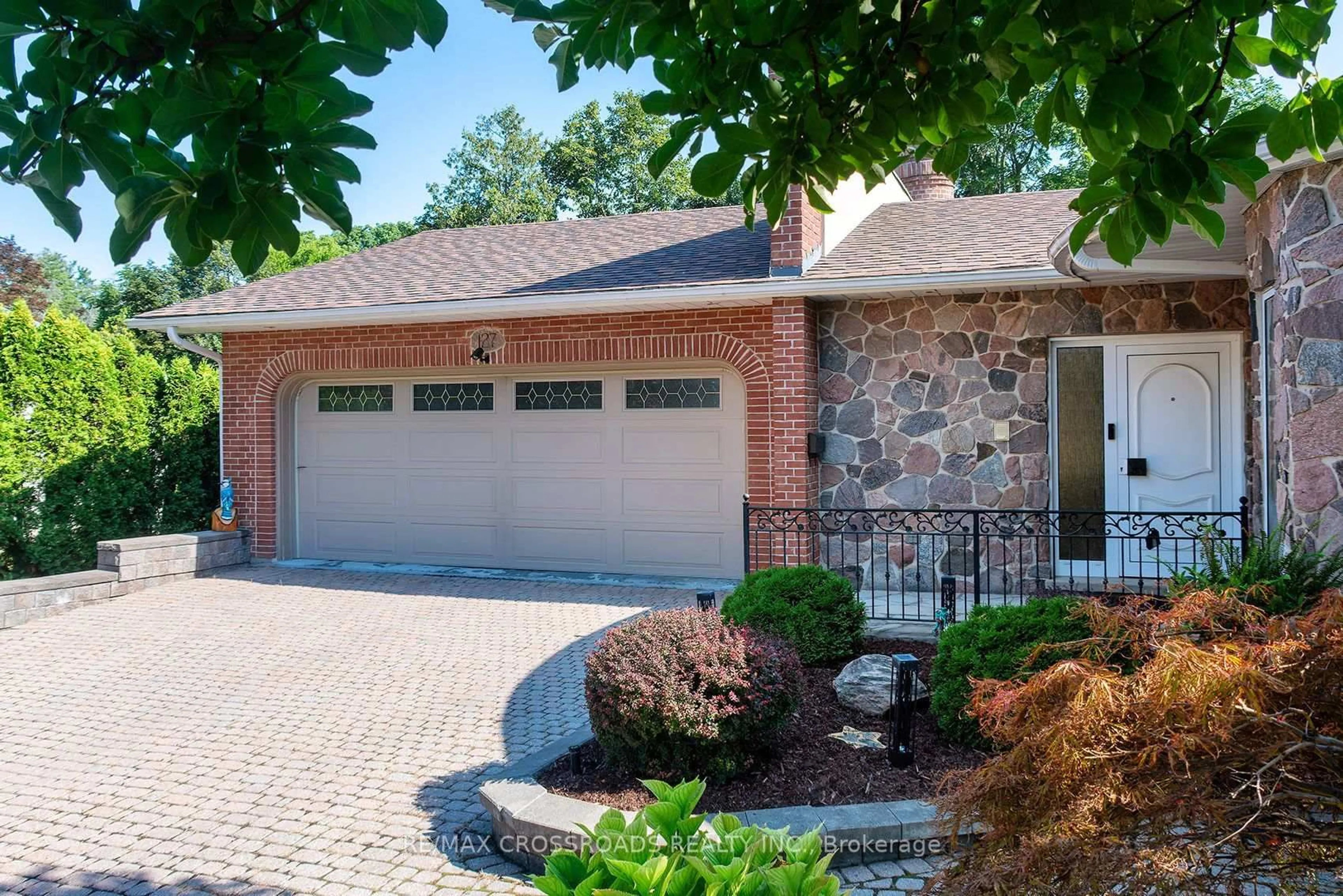 Home with brick exterior material, street for 127 Taylorwood Crt, Oshawa Ontario L1G 7V7