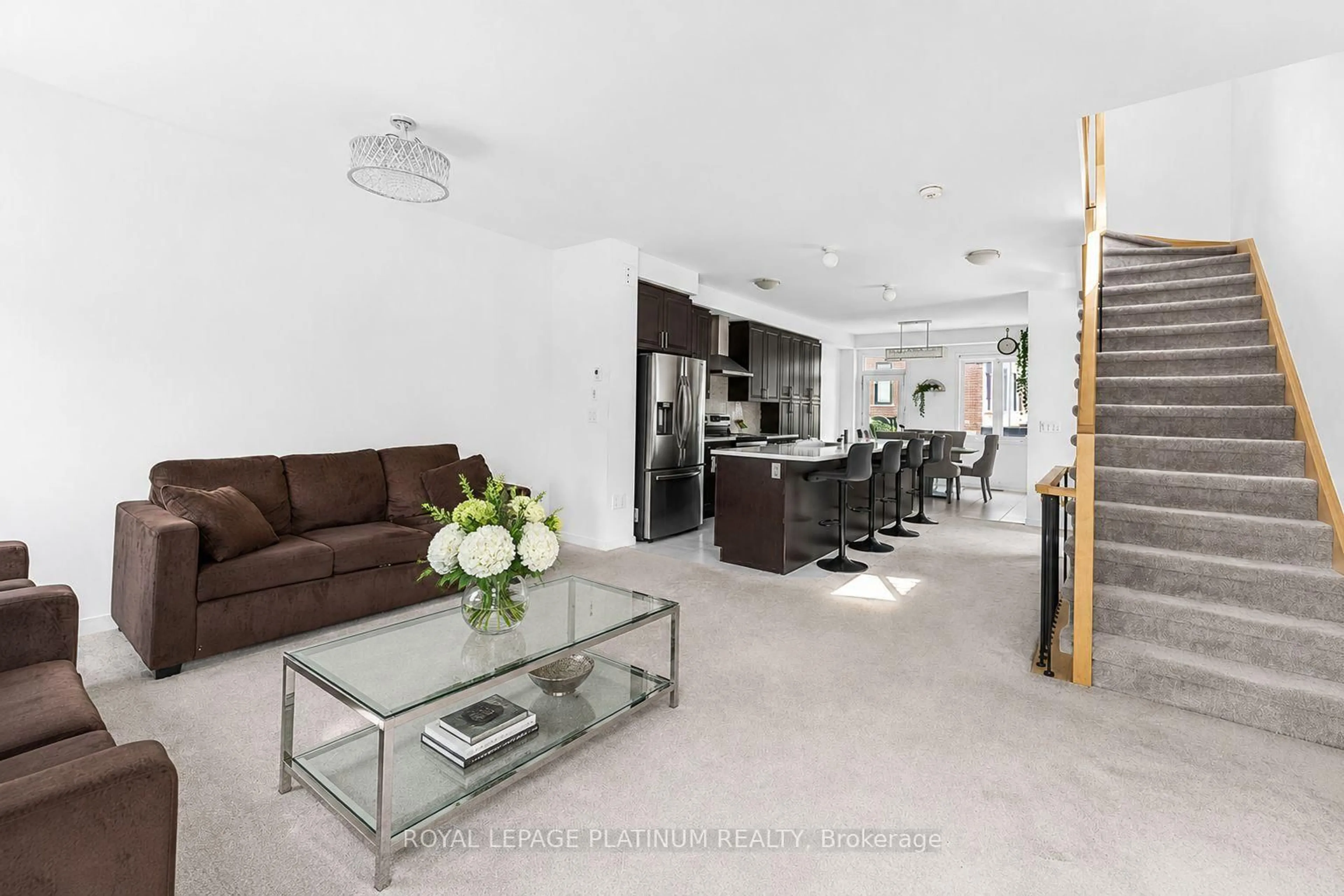 Living room with furniture, ceramic/tile floor for 895 KICKING HORSE Path, Oshawa Ontario L1J 0B4