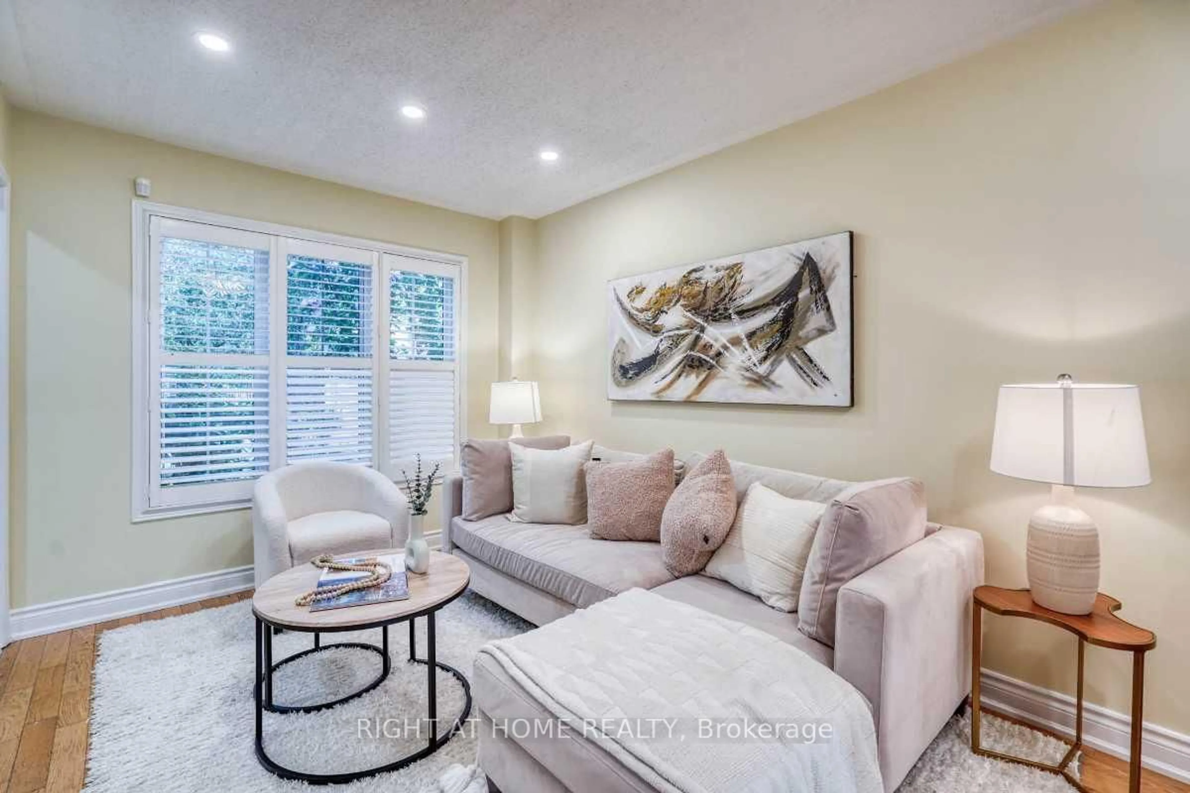 Living room with furniture, unknown for 2304 Winlord Pl, Oshawa Ontario L1L 0B8