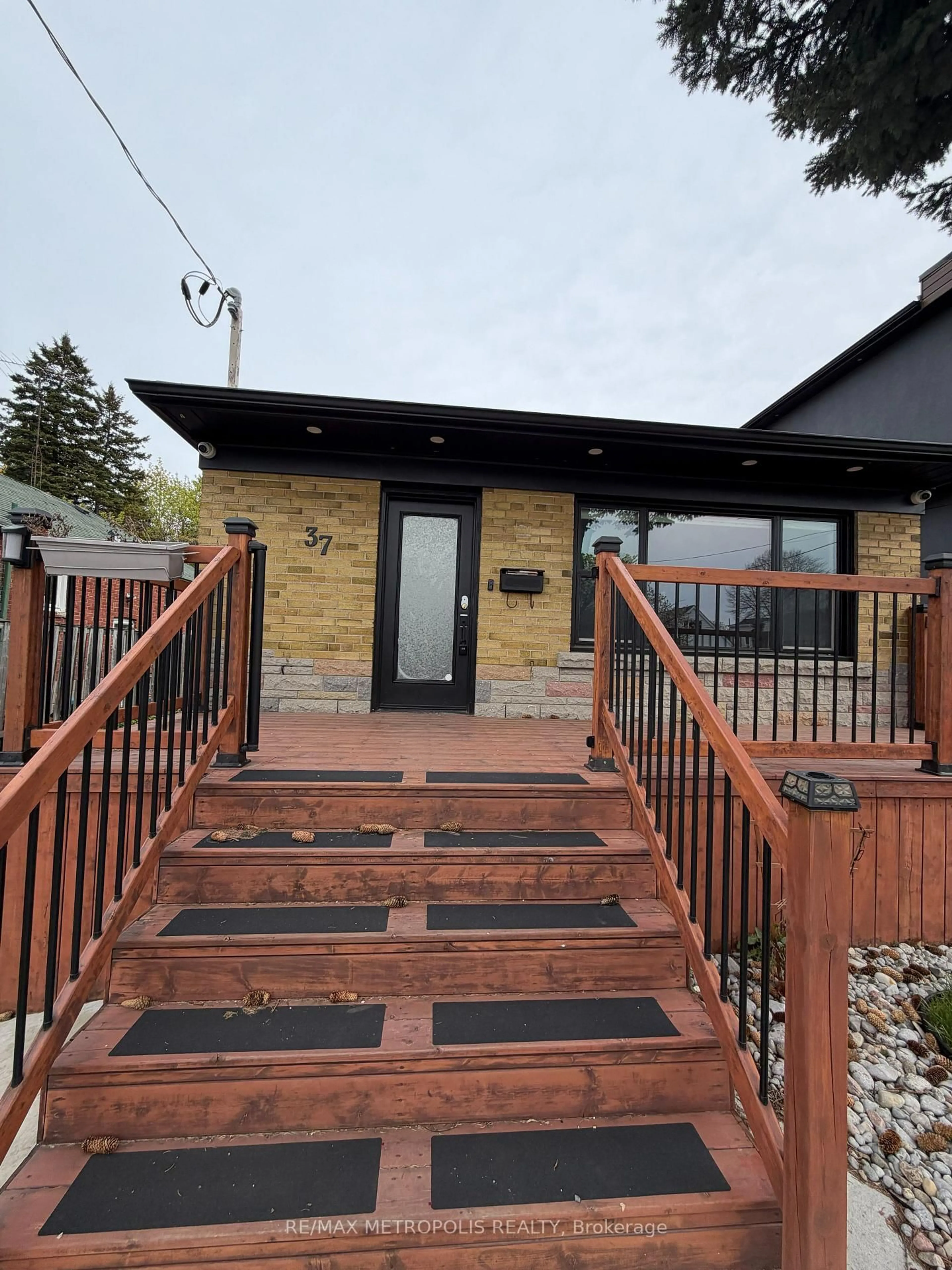 Unknown for 37 Lynvalley Cres, Toronto Ontario M1R 2V1