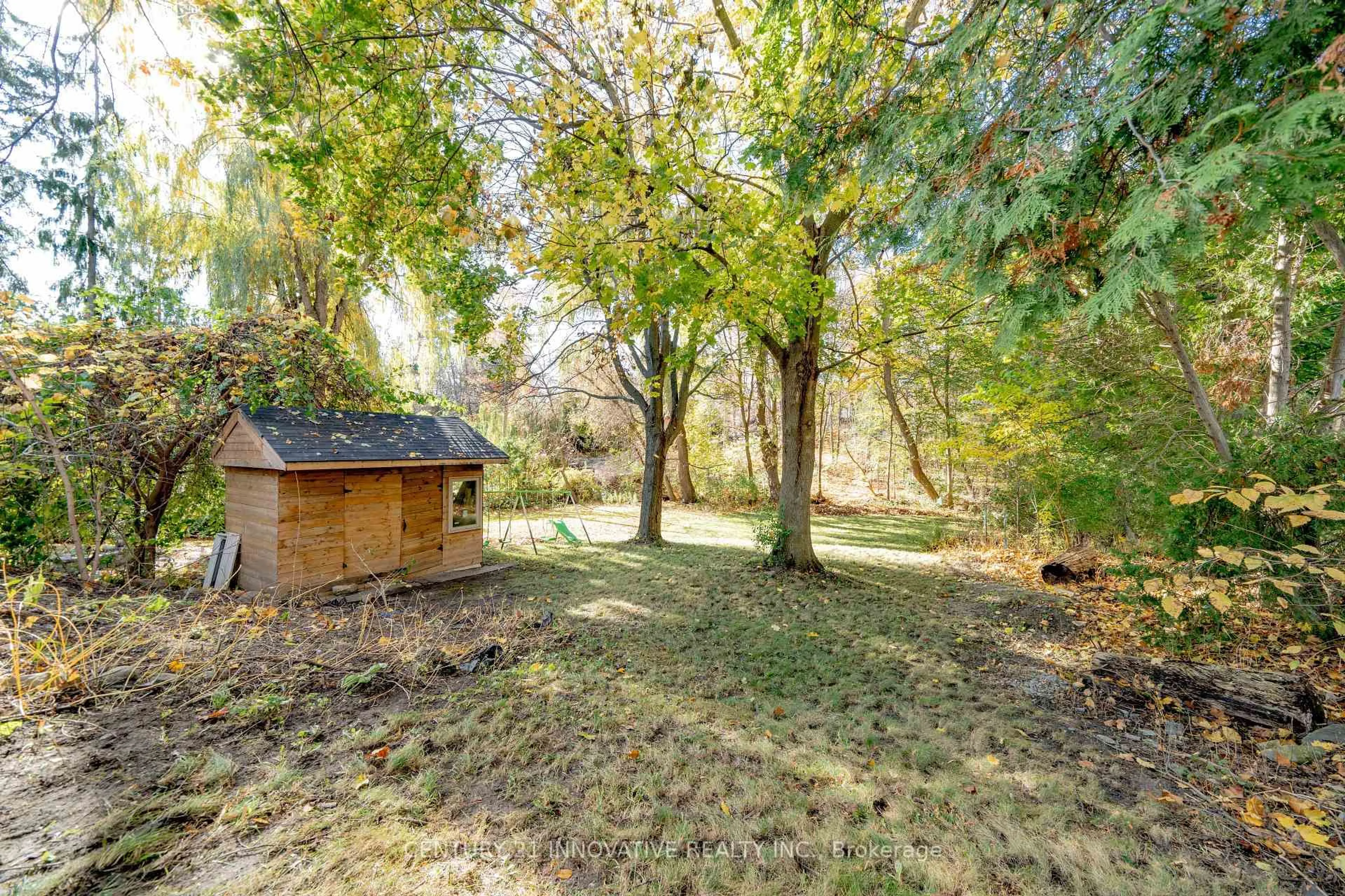 Patio, forest/trees view for 24 Cedarview Dr, Toronto Ontario M1C 2K6