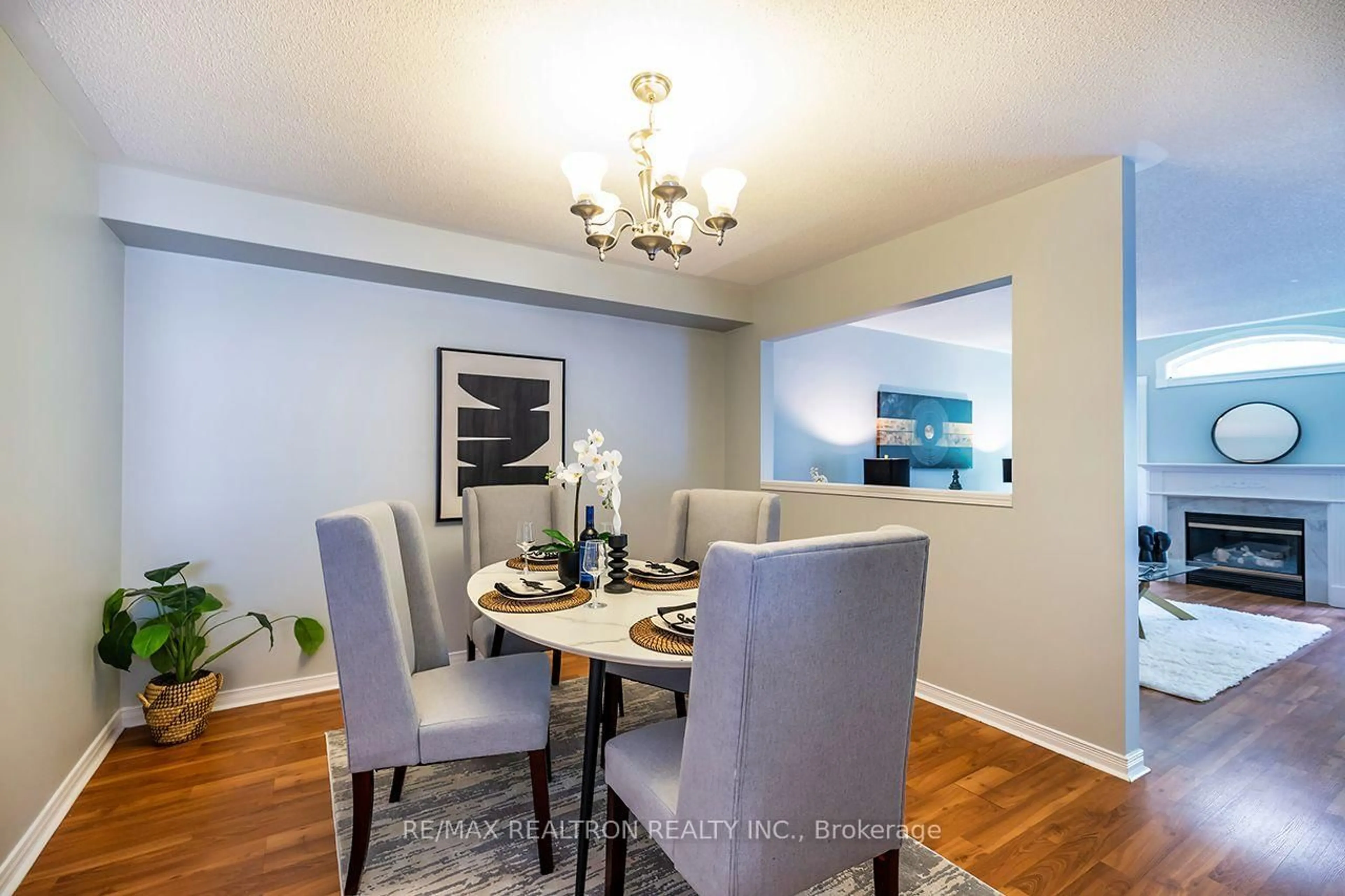 Dining room, wood/laminate floor for 82 Beachgrove Cres, Whitby Ontario L1R 3G3