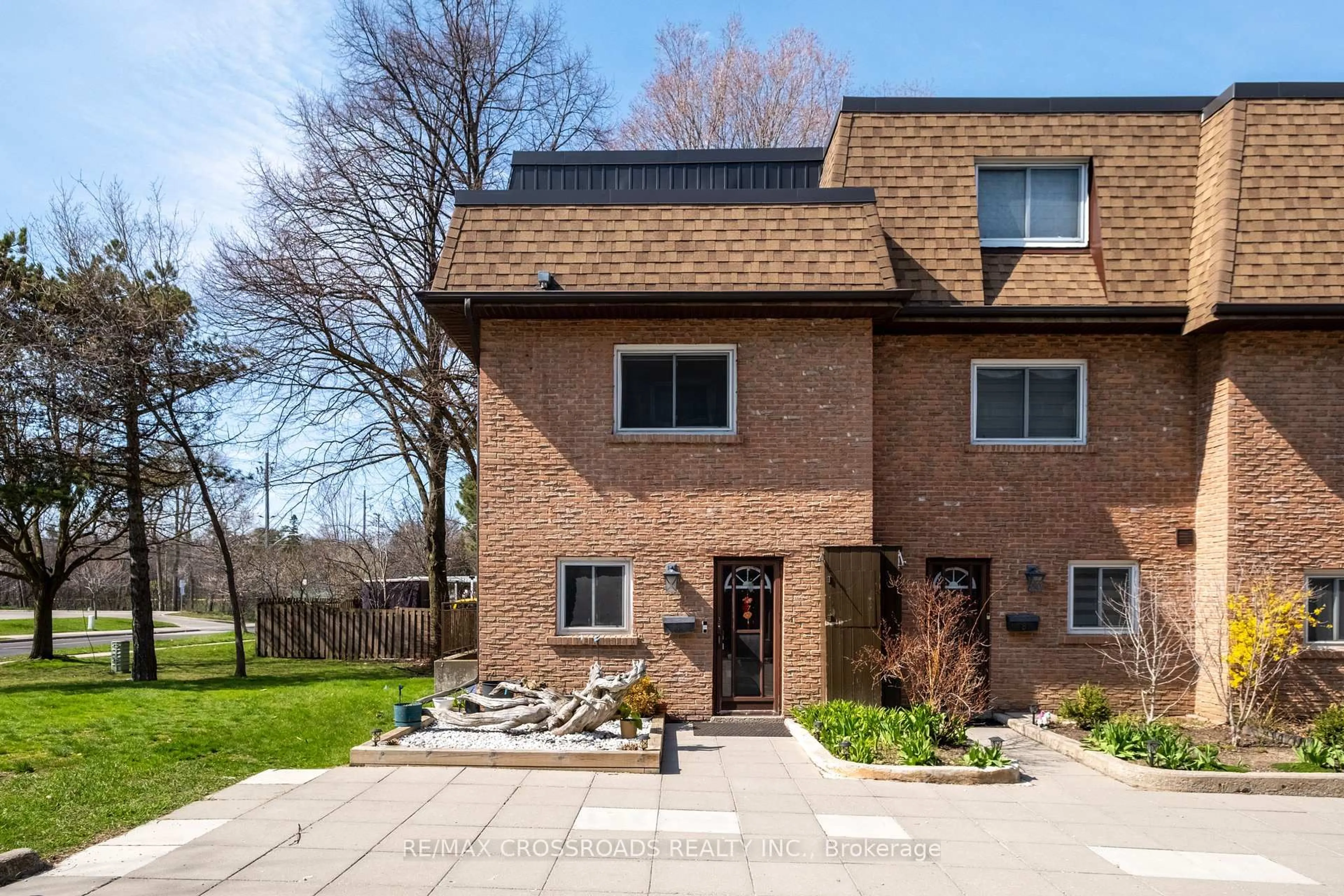 Home with brick exterior material, street for 20 Hainford St #7, Toronto Ontario M1E 4X8