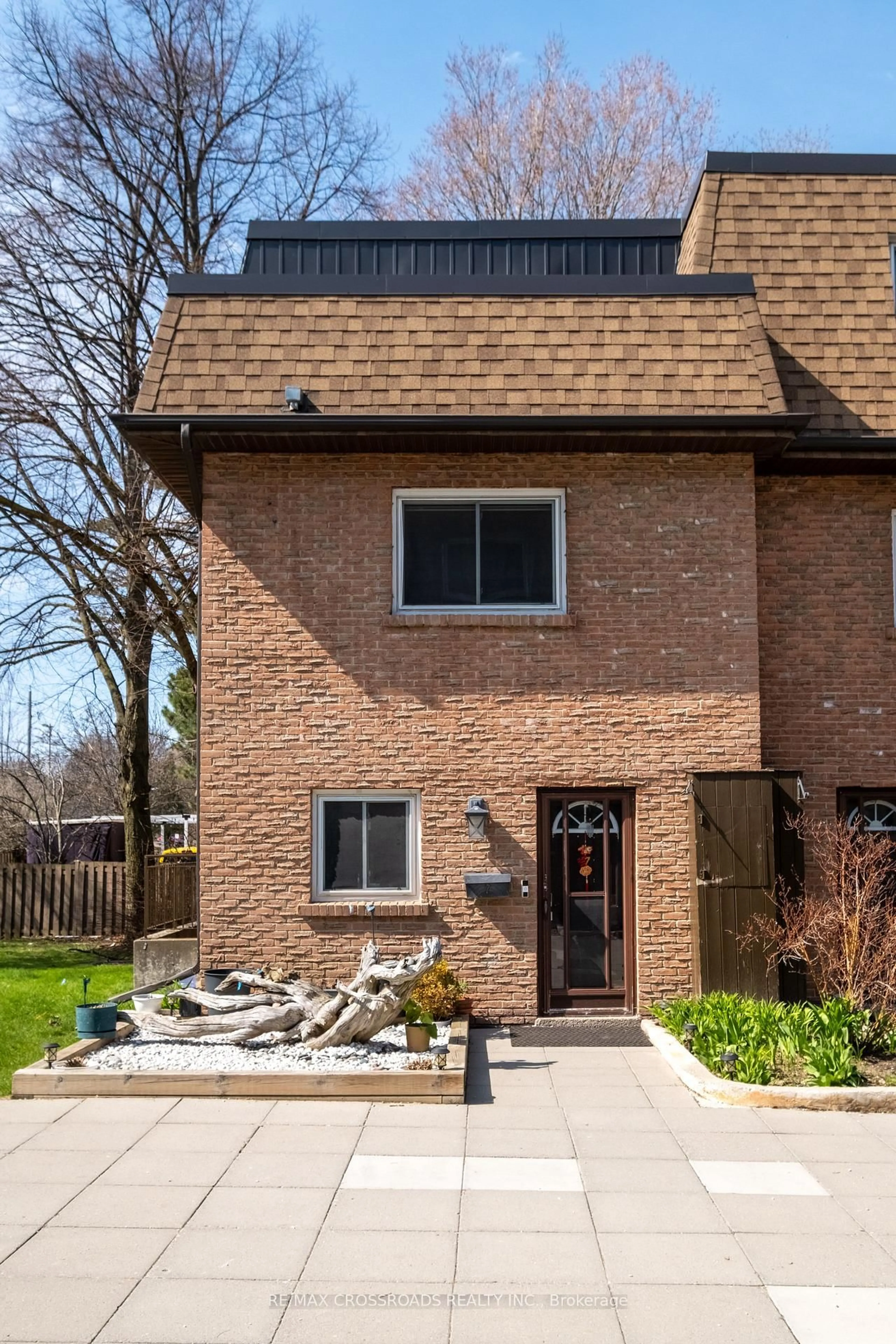 Home with brick exterior material, street for 20 Hainford St #7, Toronto Ontario M1E 4X8