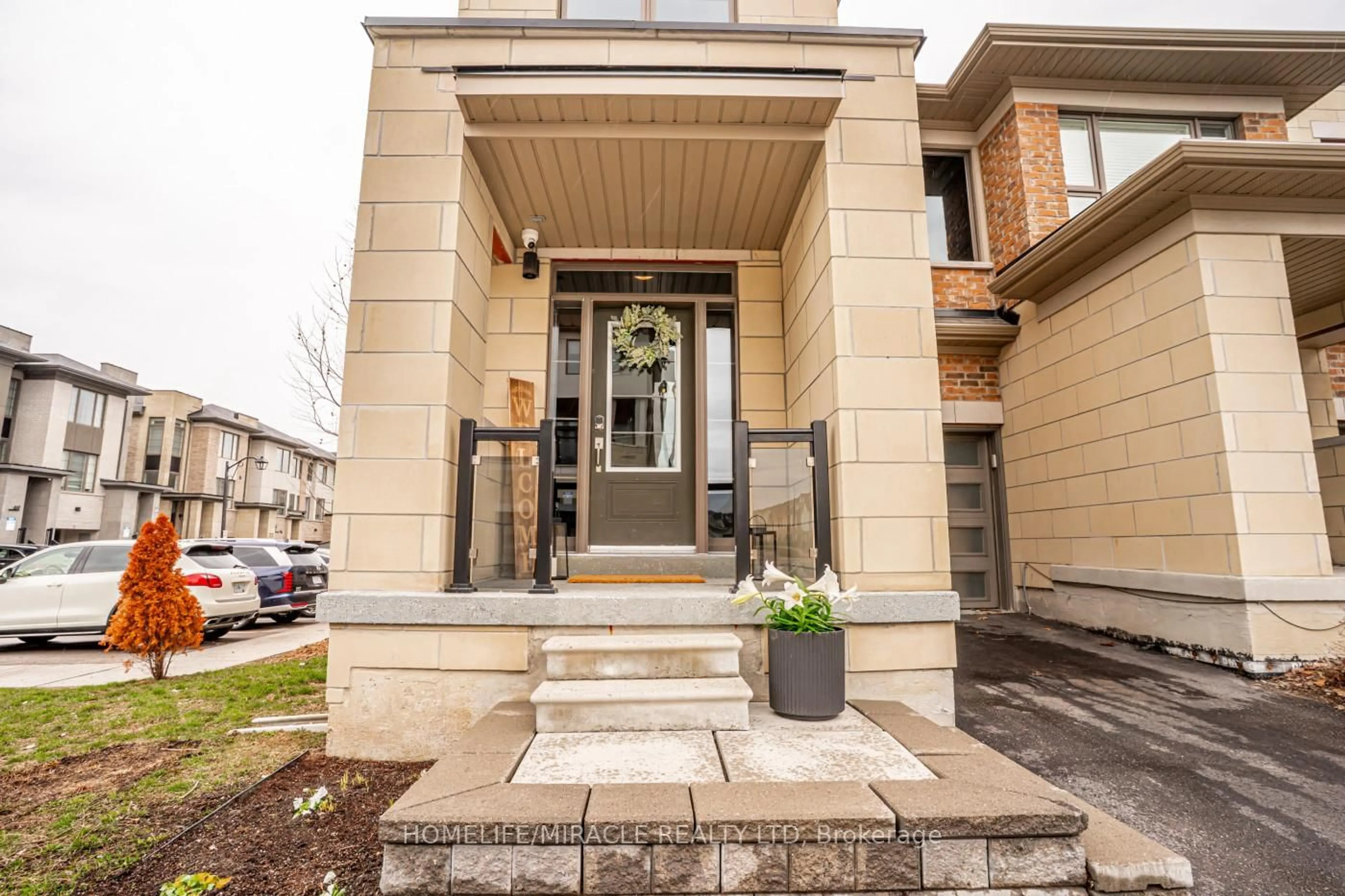 Unknown for 58 Donald Fleming Way #136, Whitby Ontario L1R 0N8