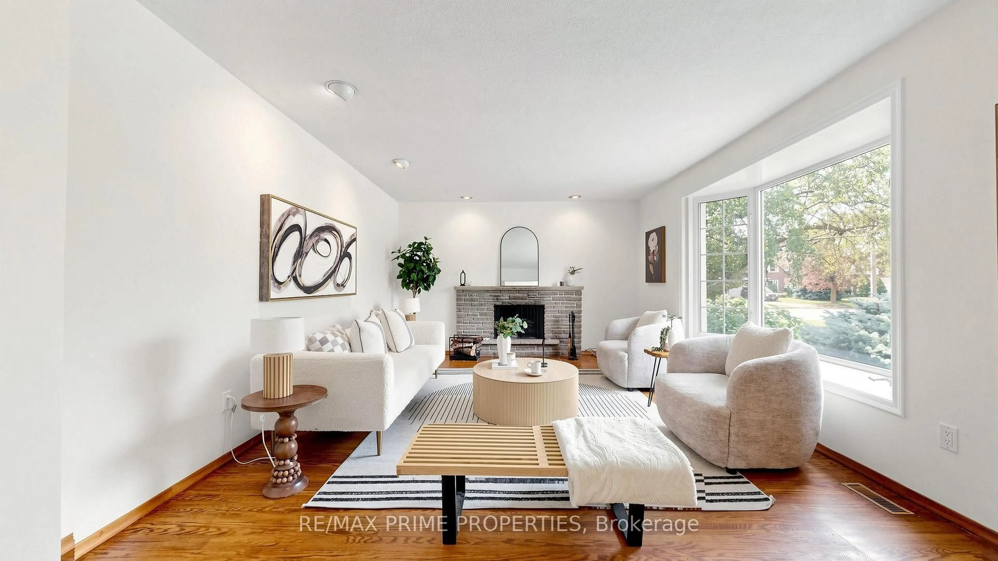 Living room with furniture, unknown for 3 Leeswood Cres, Toronto Ontario M1S 2P4