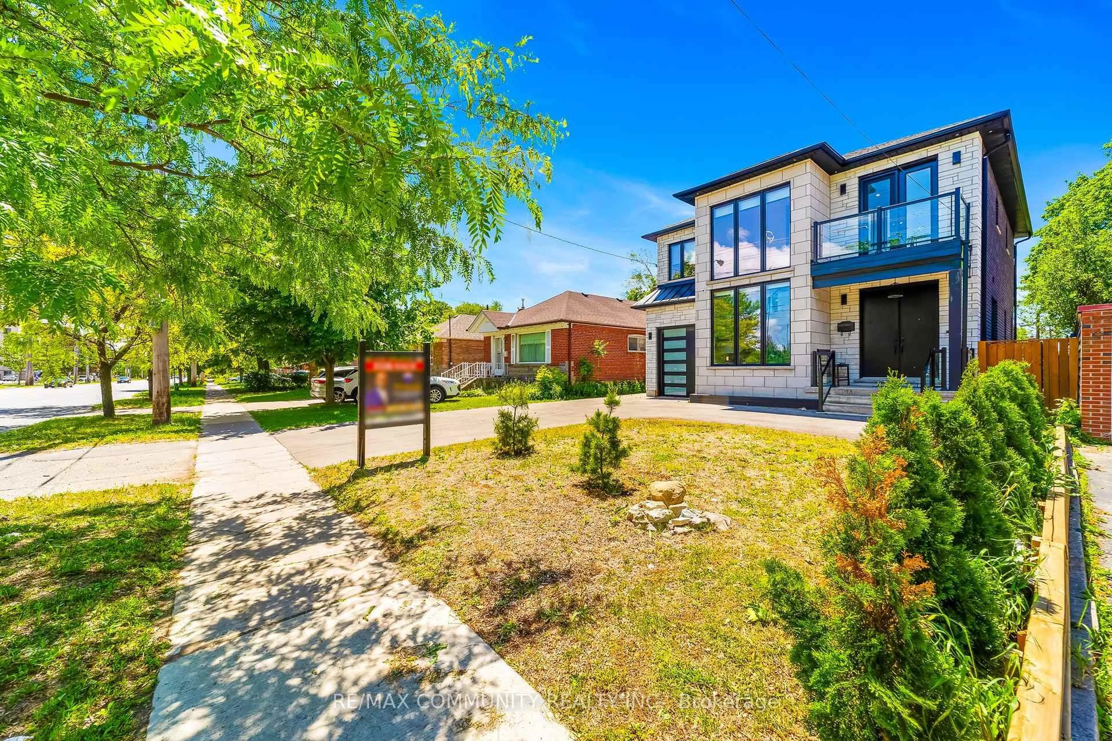 Home with brick exterior material, street for 856 Kennedy Rd, Toronto Ontario M1K 2E7