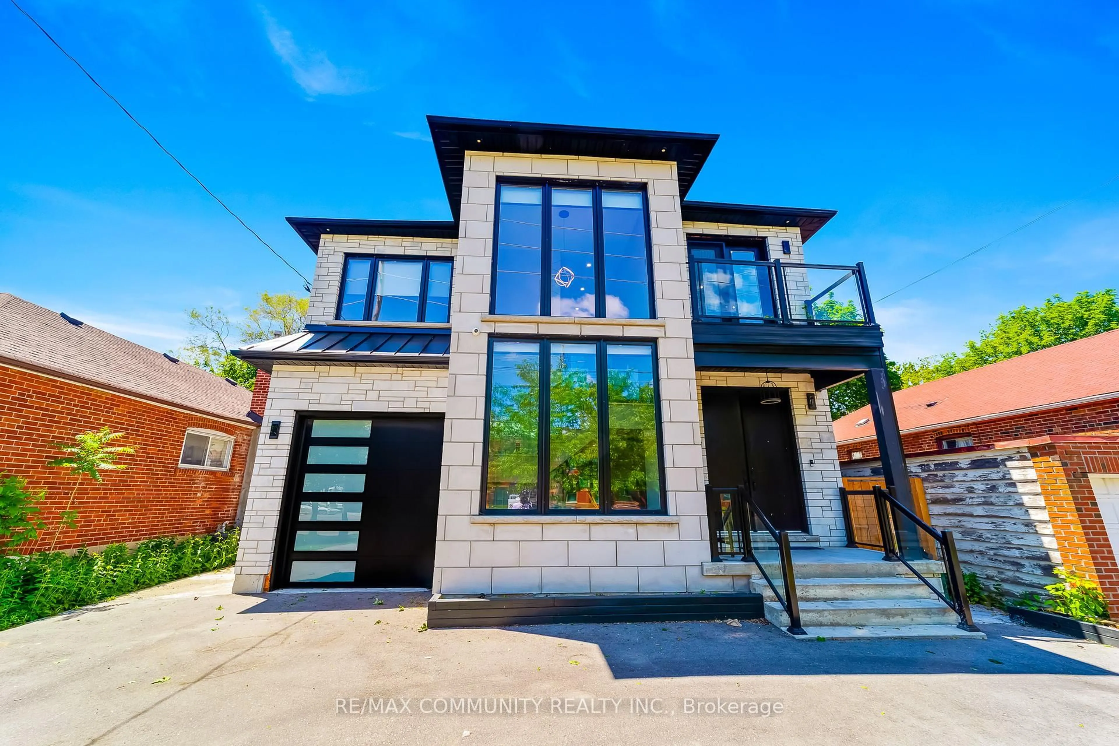 Home with brick exterior material, street for 856 Kennedy Rd, Toronto Ontario M1K 2E7