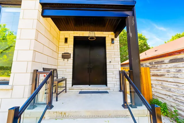 856 Kennedy Rd, Toronto 5