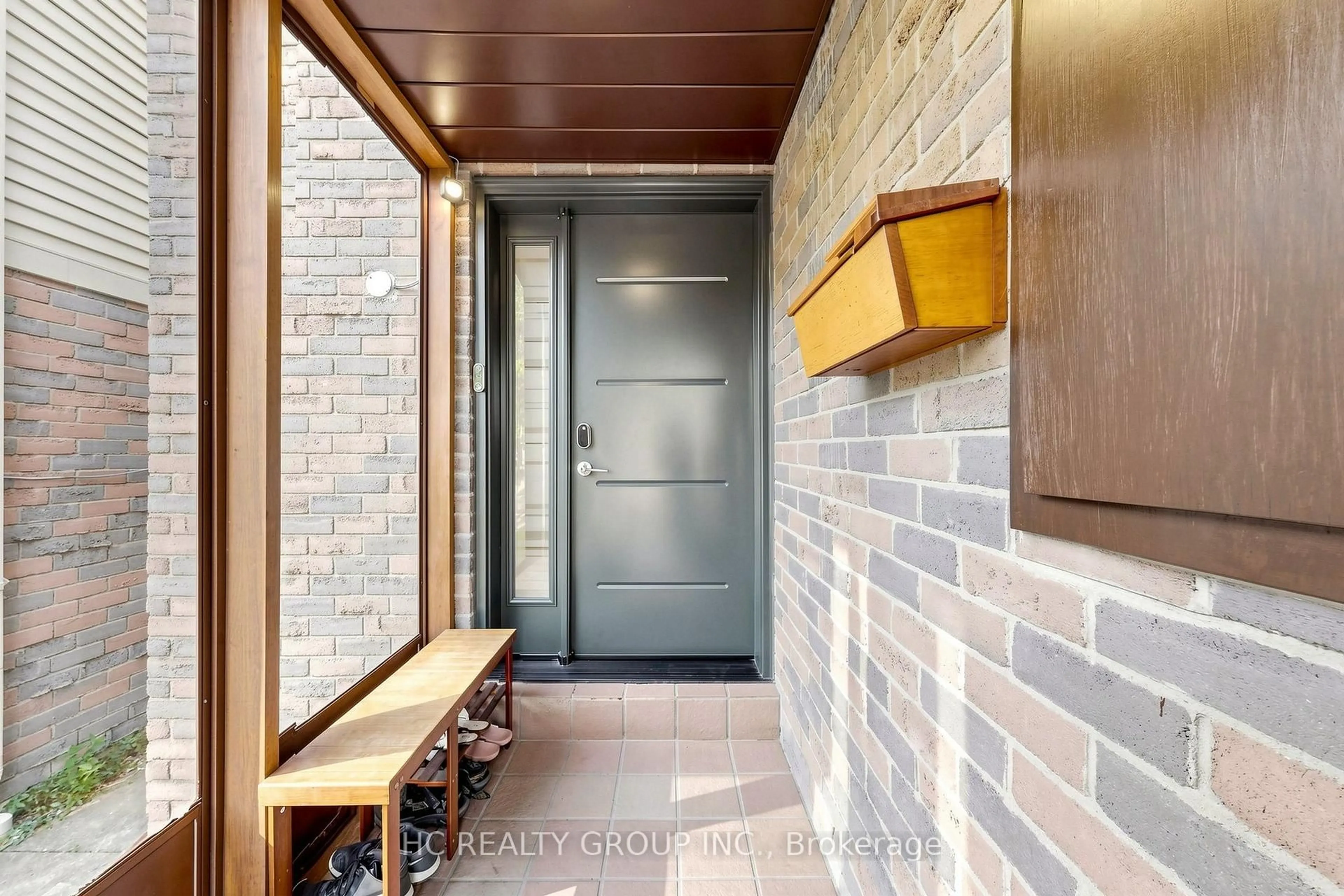 Indoor entryway for 14 Becca Hall Tr, Toronto Ontario M1V 2T8