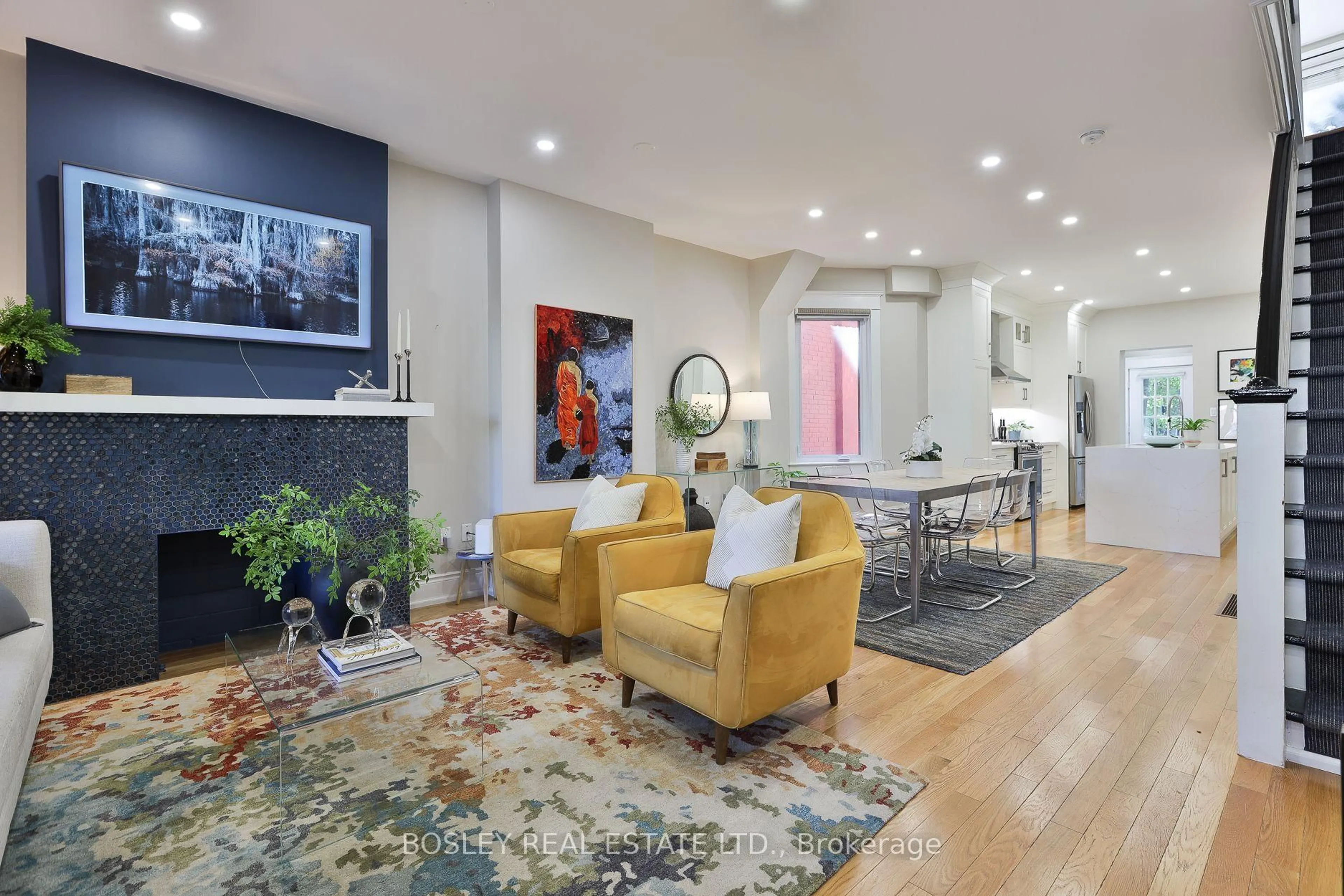 Unknown for 27 Mountnoel Ave, Toronto Ontario M4J 1H7