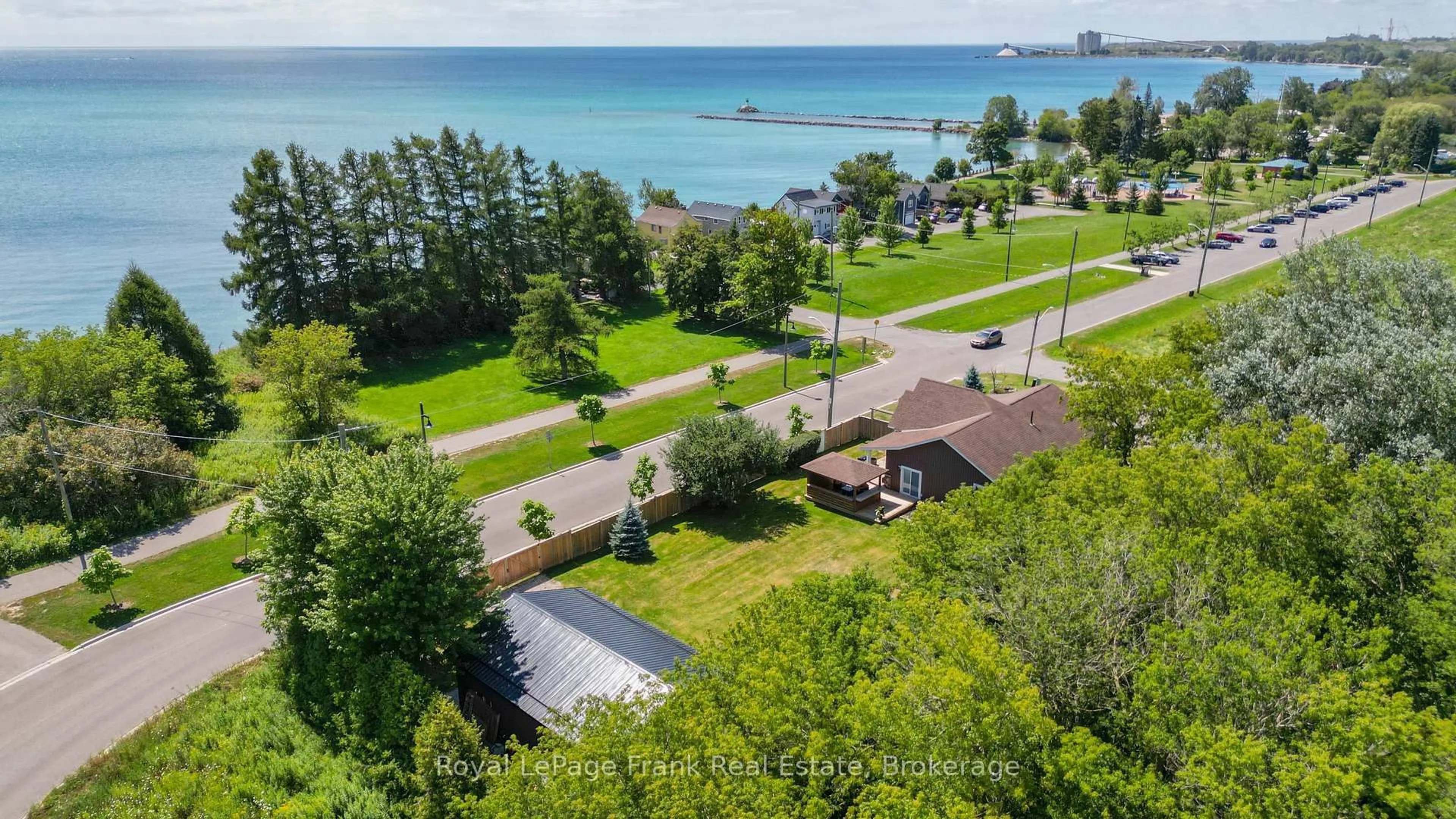 A pic from outside/outdoor area/front of a property/back of a property/a pic from drone, water/lake/river/ocean view for 86 East Beach Rd, Clarington Ontario L1C 6A5