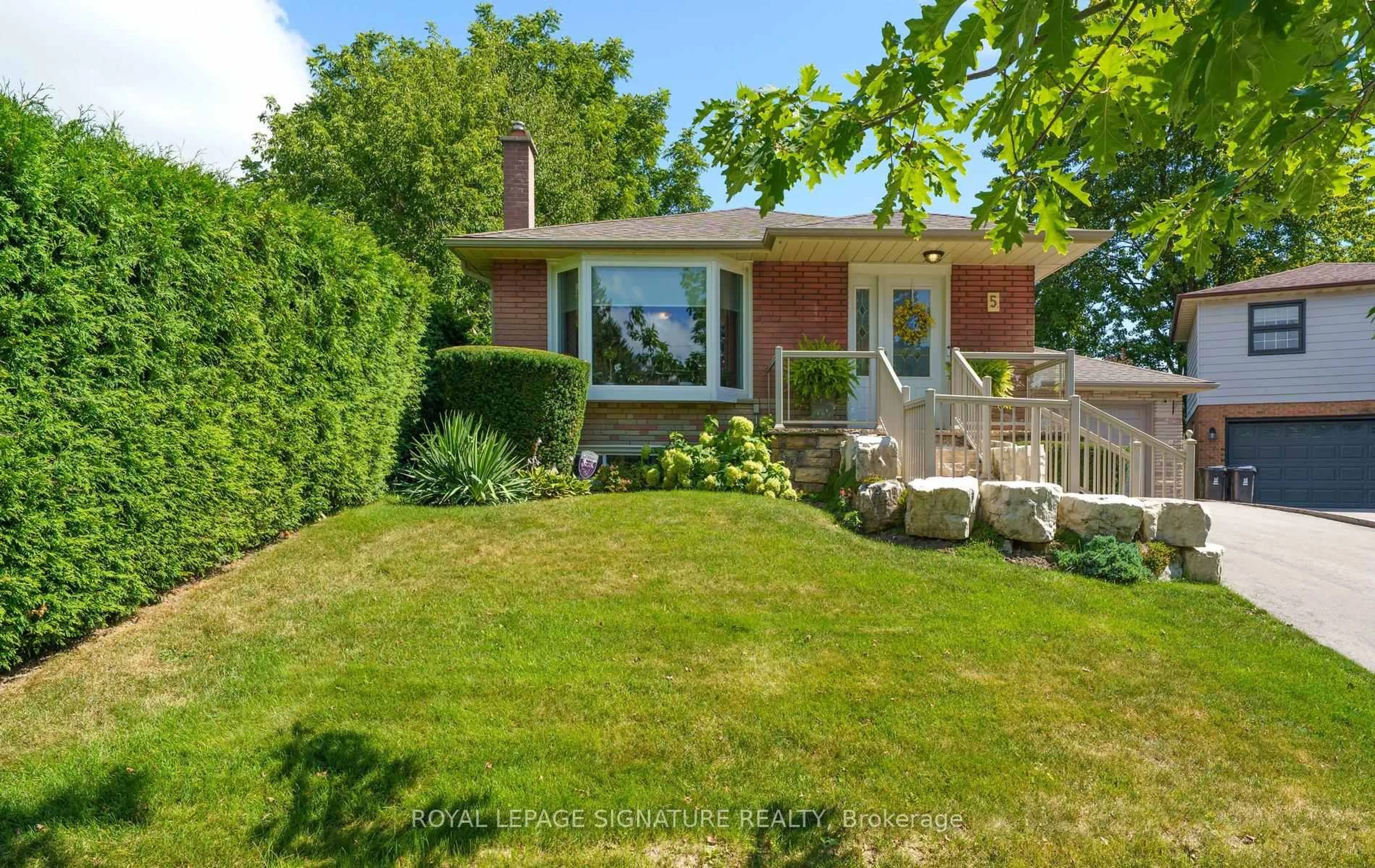 Unknown for 5 Manorwood Rd, Toronto Ontario M1P 4G6