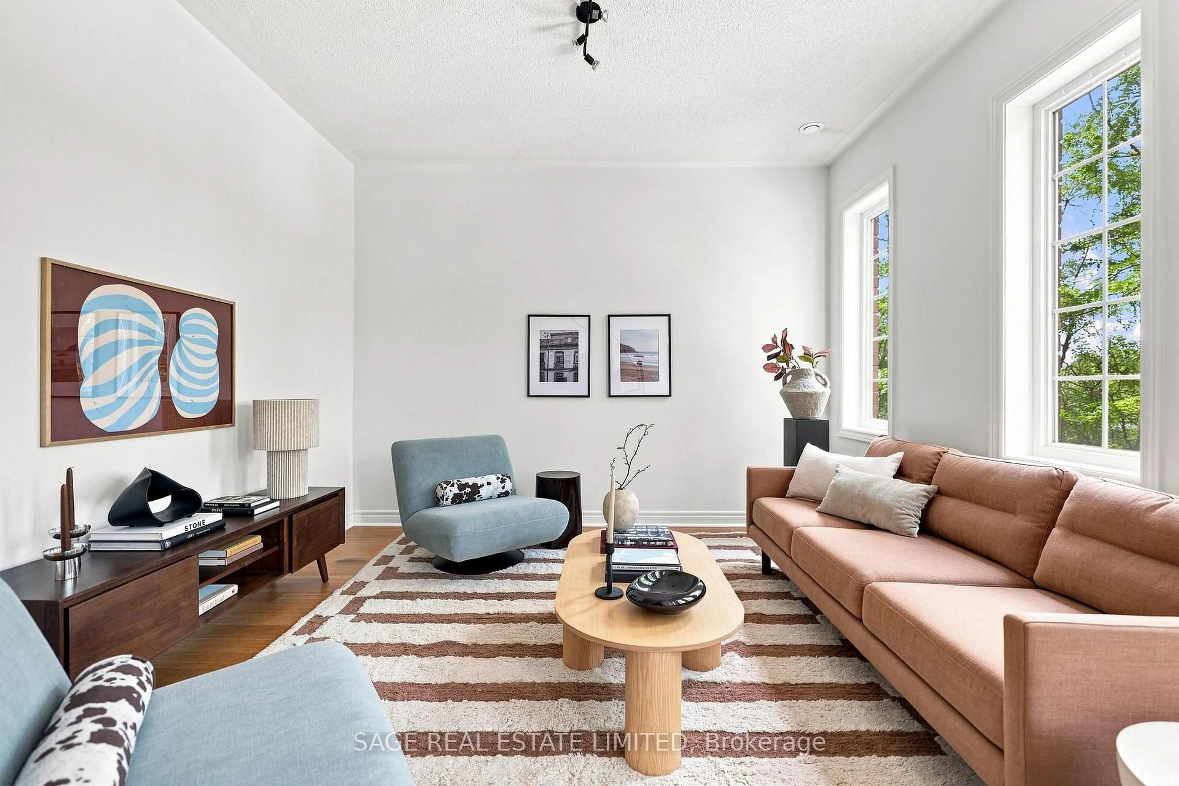 Living room with furniture, unknown for 35 Brockville St, Toronto Ontario M4E 0A7