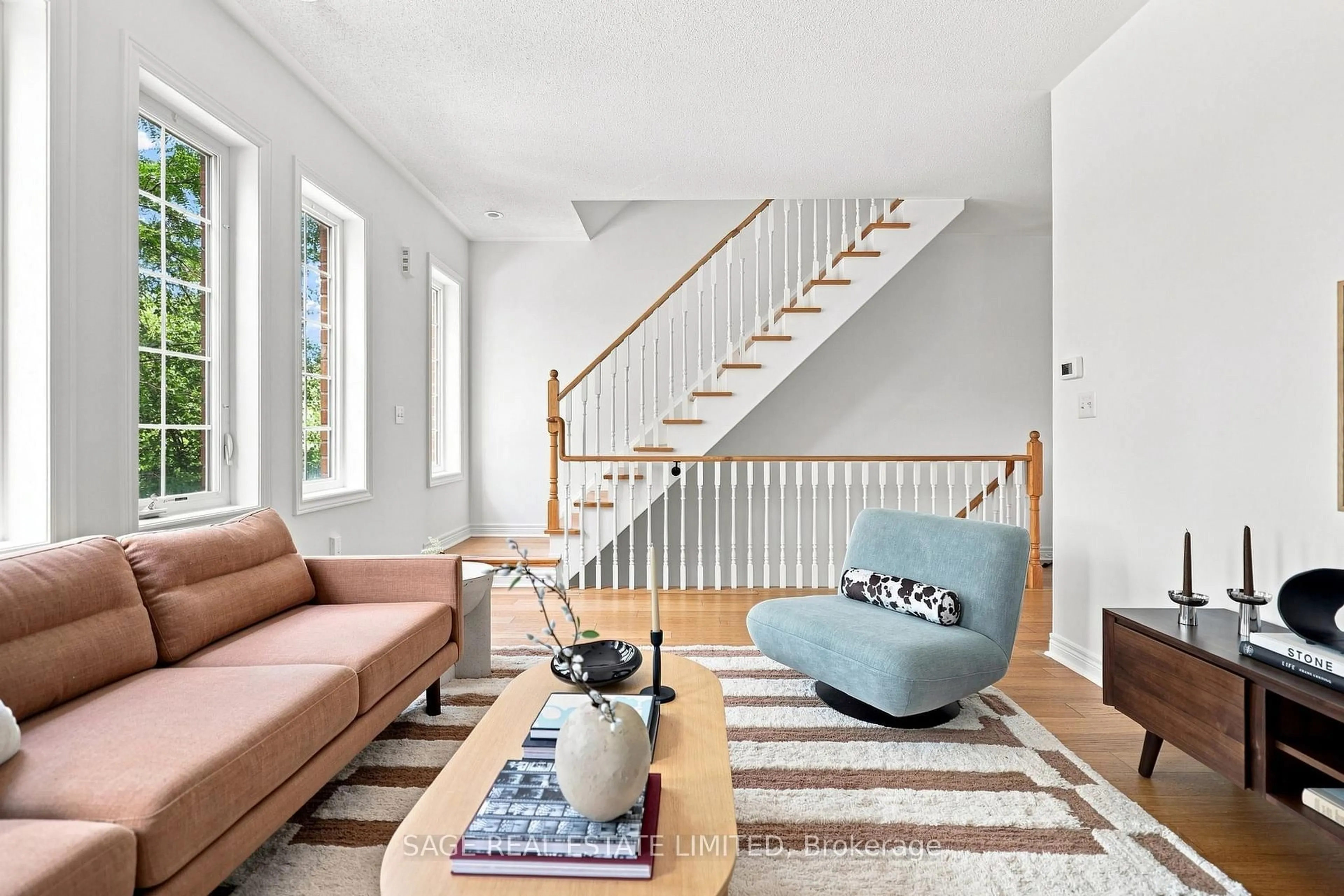Living room with furniture, unknown for 35 Brockville St, Toronto Ontario M4E 0A7