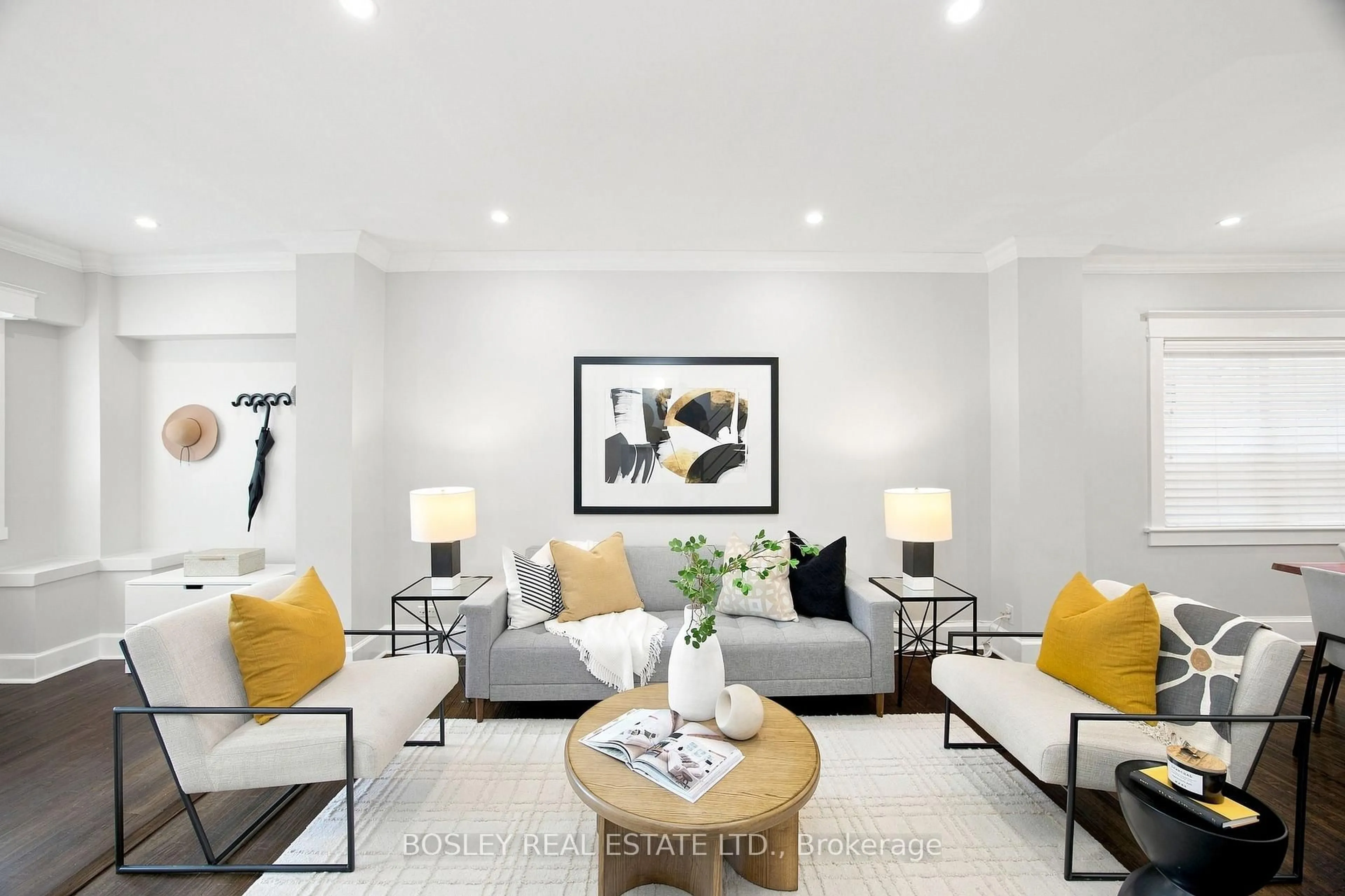 Living room with furniture, unknown for 100 Springdale Blvd, Toronto Ontario M4J 1W9