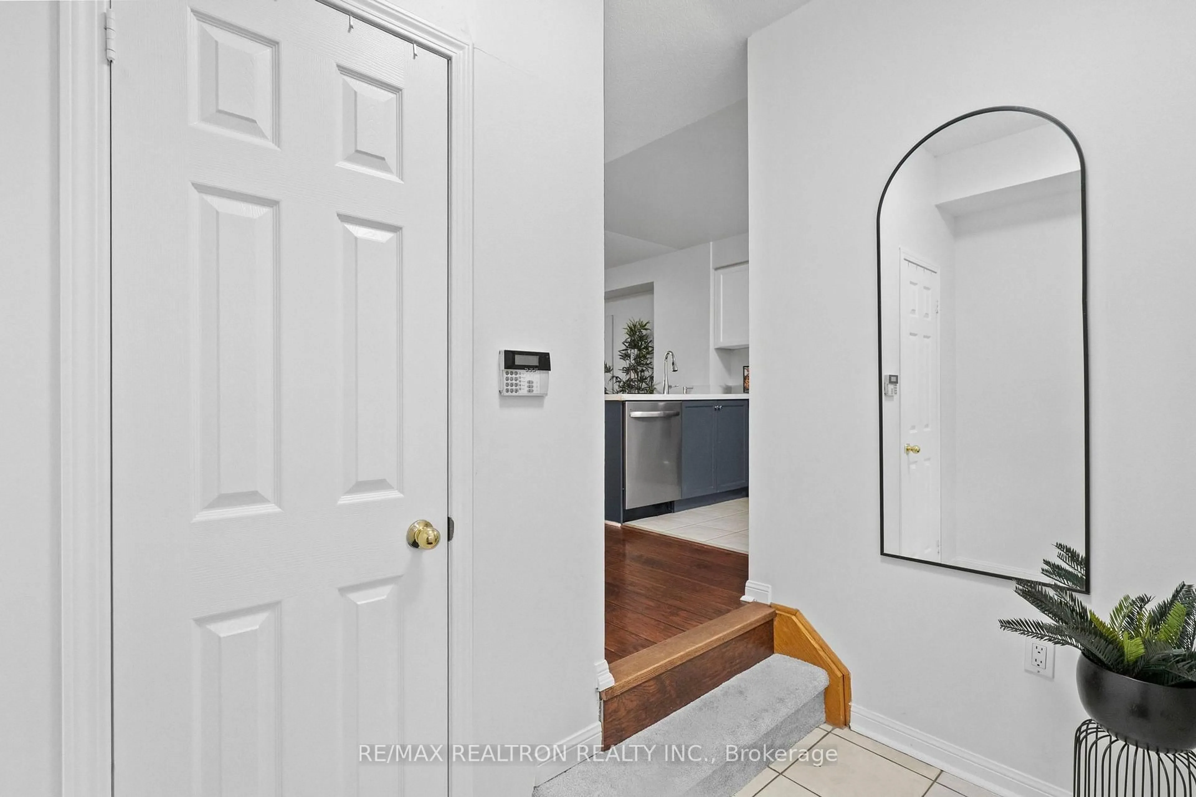 Indoor entryway for 7 Torr Lane, Ajax Ontario L1S 7N1