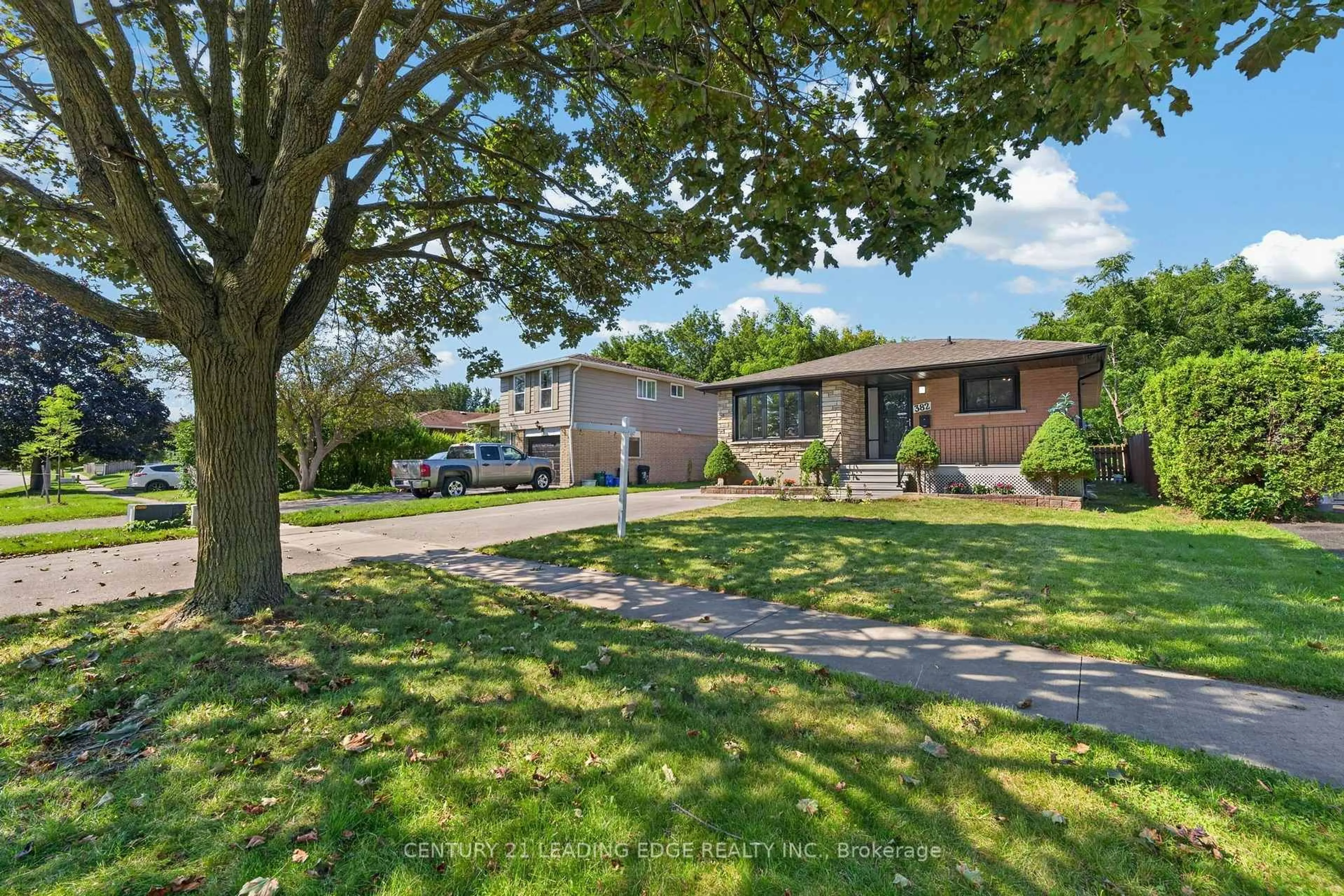 Unknown for 382 Fairlawn St, Oshawa Ontario L1J 4R3