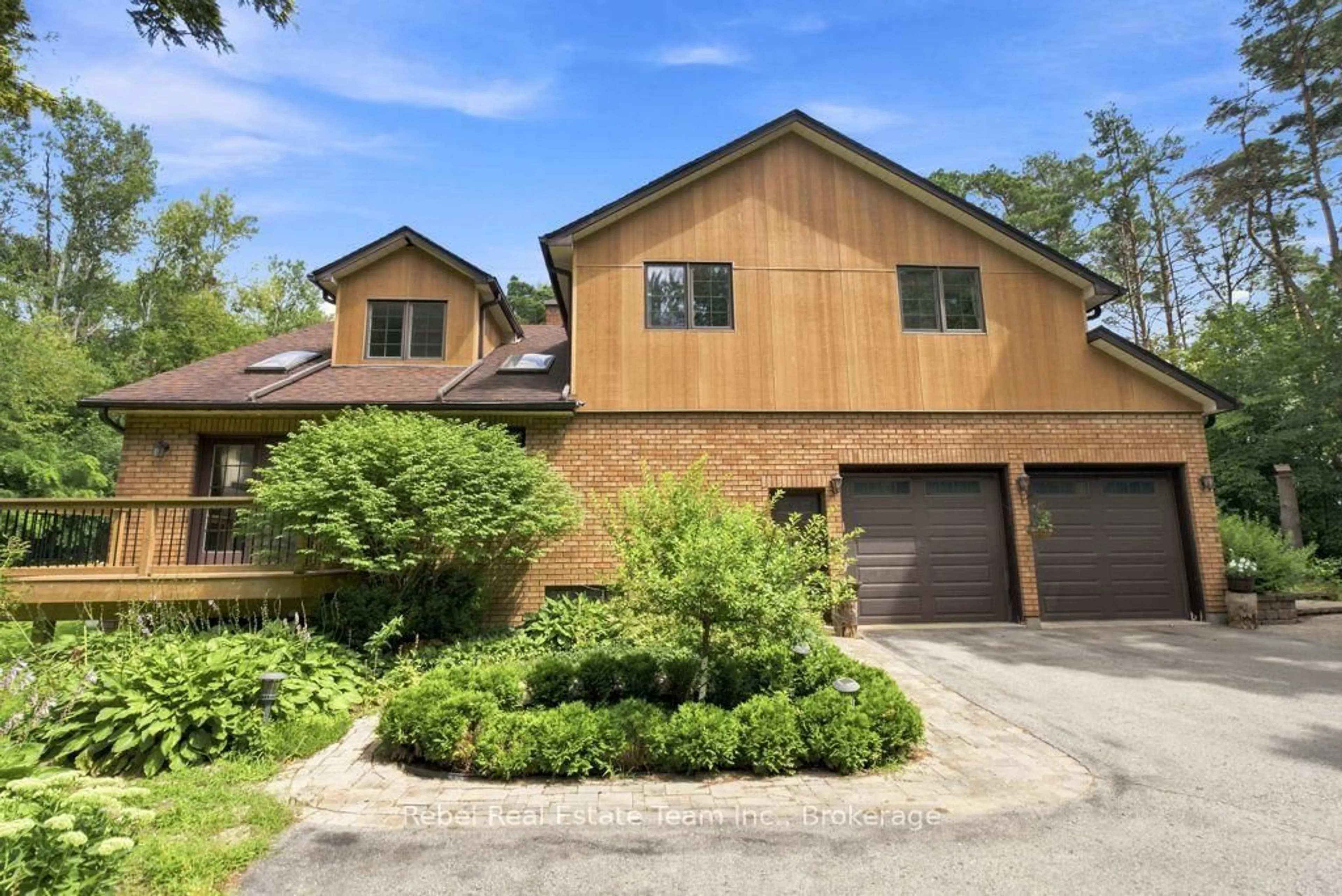 Home with brick exterior material, street for 21 Stone Sound, Scugog Ontario L9L 1P5