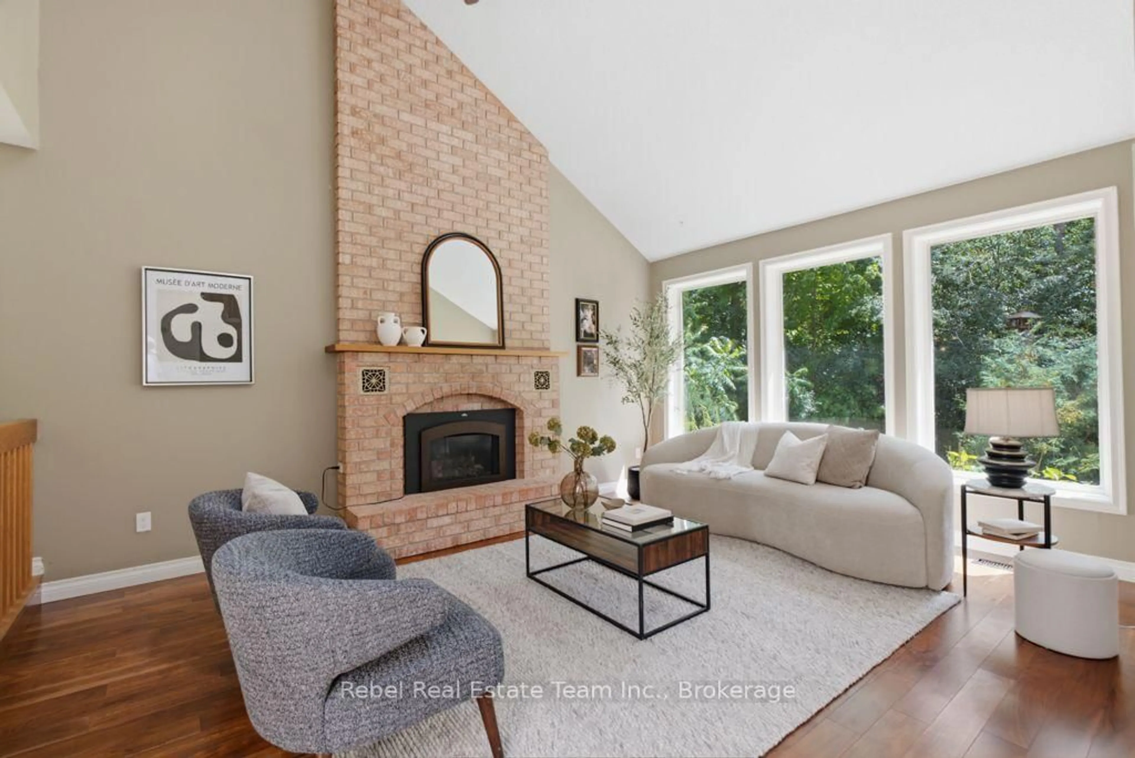 Living room with furniture, unknown for 21 Stone Sound, Scugog Ontario L9L 1P5