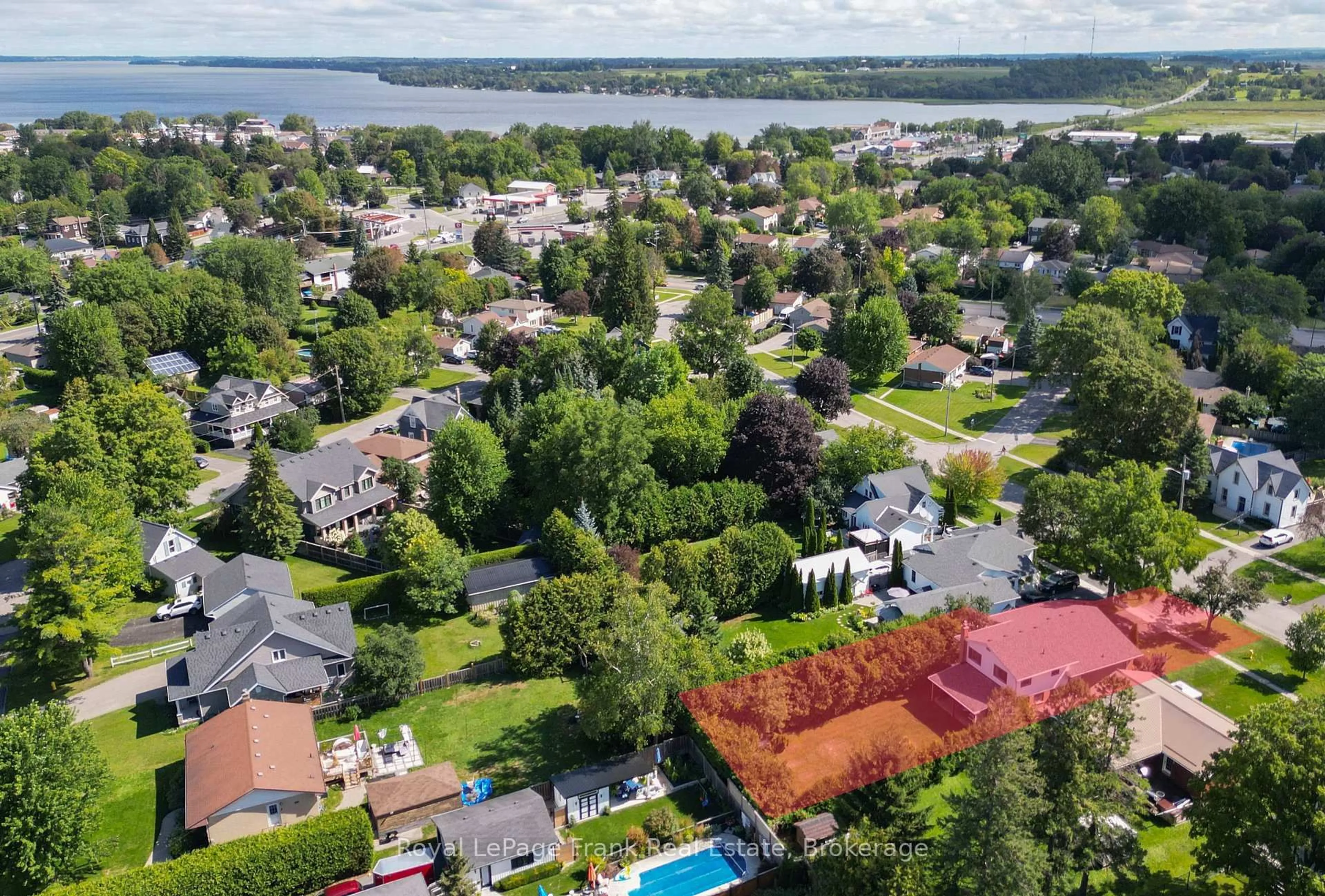 A pic from outside/outdoor area/front of a property/back of a property/a pic from drone, water/lake/river/ocean view for 82 Union Ave, Scugog Ontario L9L 1G2