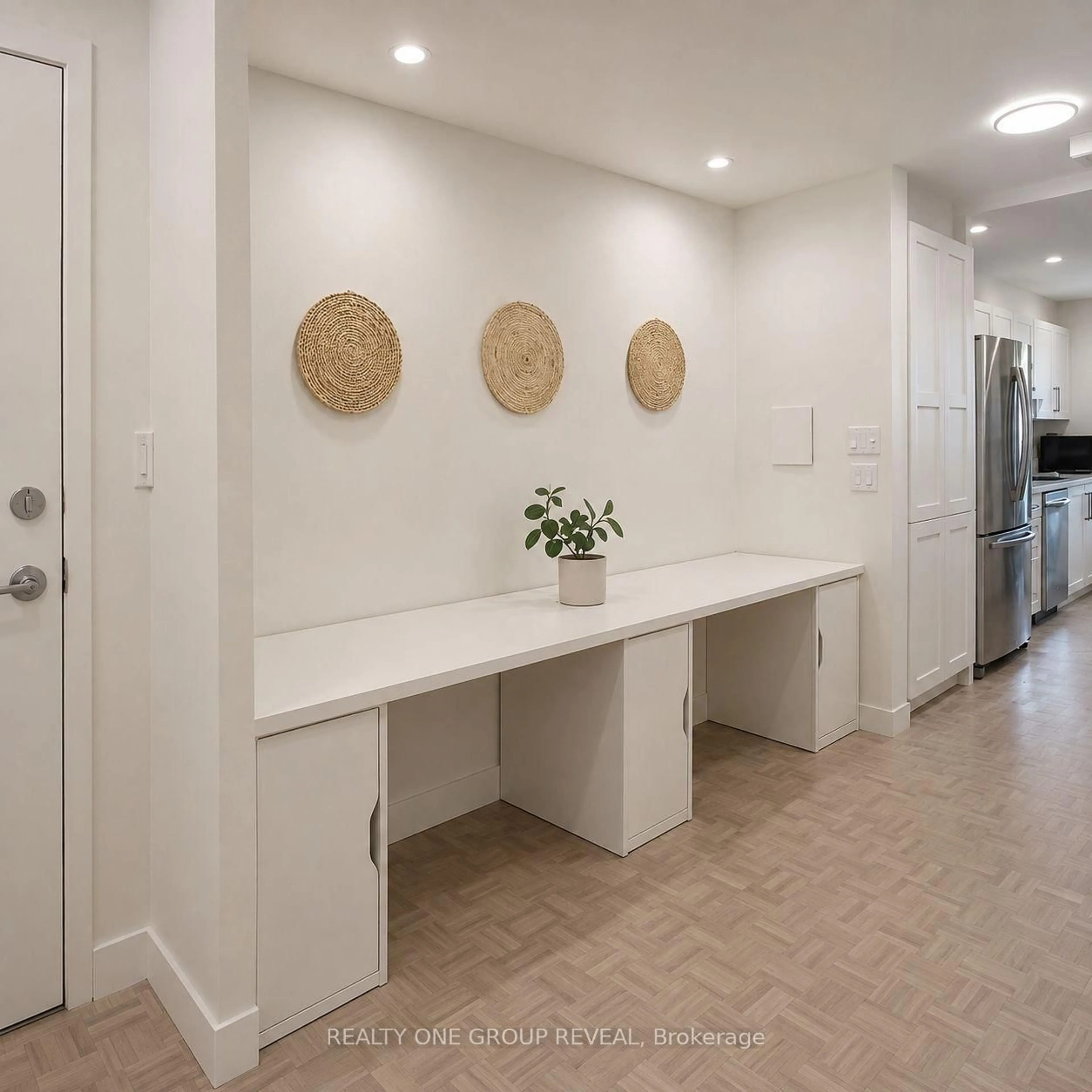 Indoor entryway for 3 Massey Sq #2605, Toronto Ontario M4C 5L5