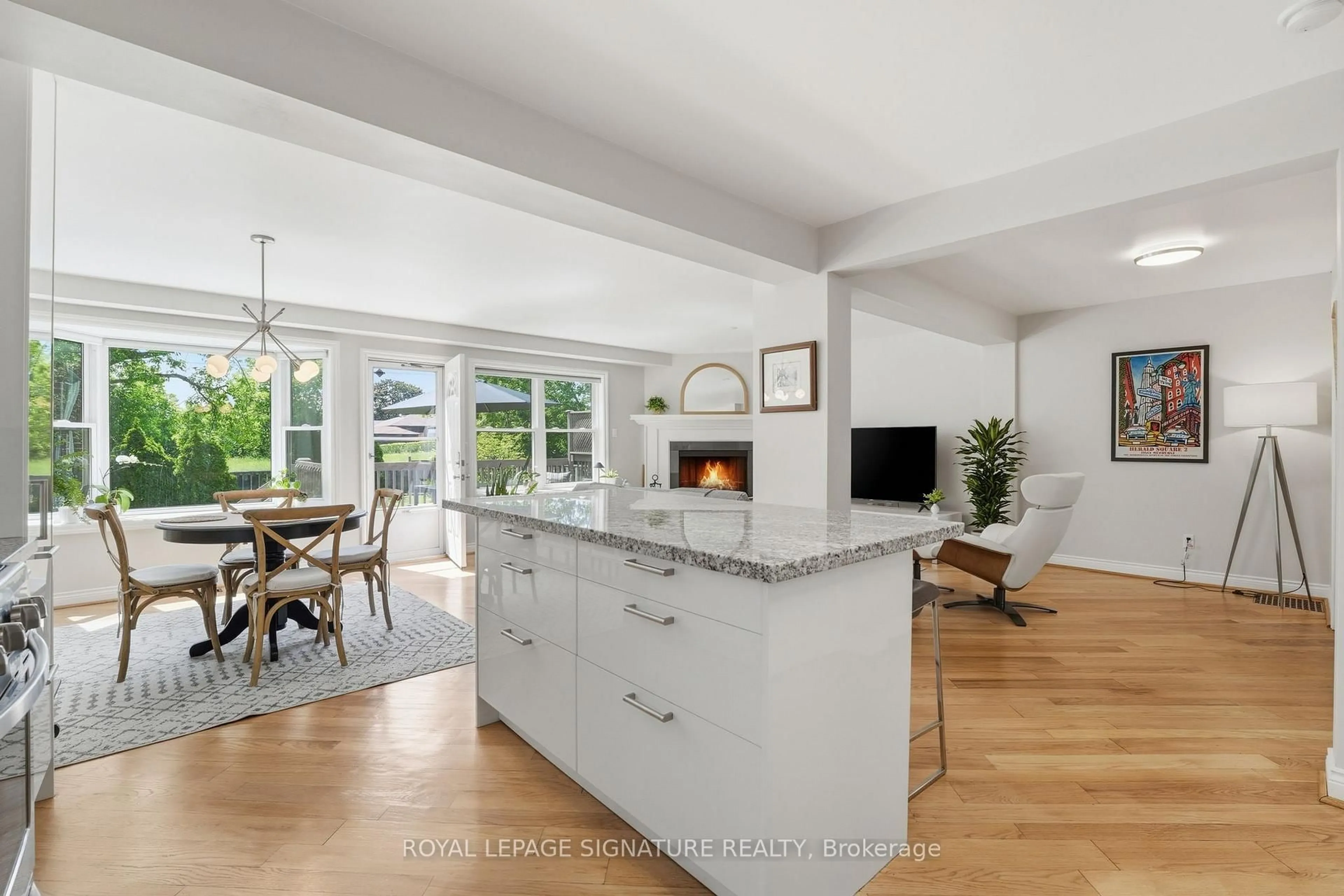 Open concept kitchen, ceramic/tile floor for 48 Tower Dr, Toronto Ontario M1R 3N9